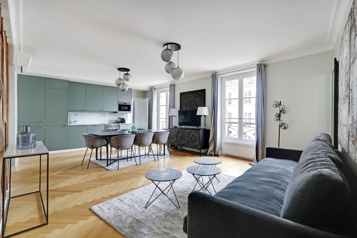 Château Moulin Pigalle: Elegant 3-Bedroom Apartment in South Pigalle, Paris