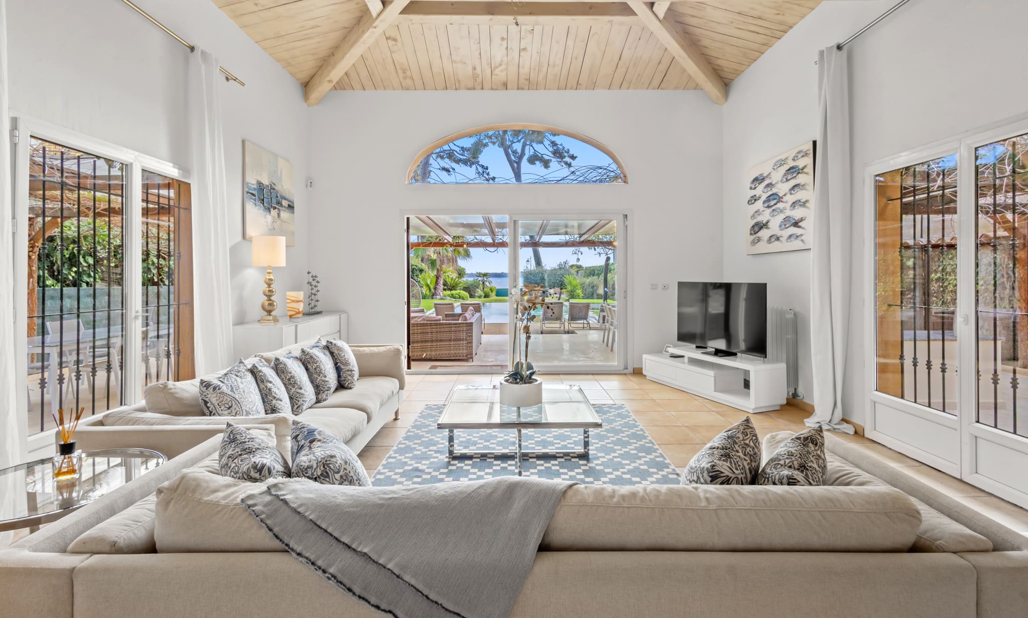 Château Mouré PalmBeach: Luxury 6-Bedroom Villa with Infinity Pool and Sea Views, Cannes