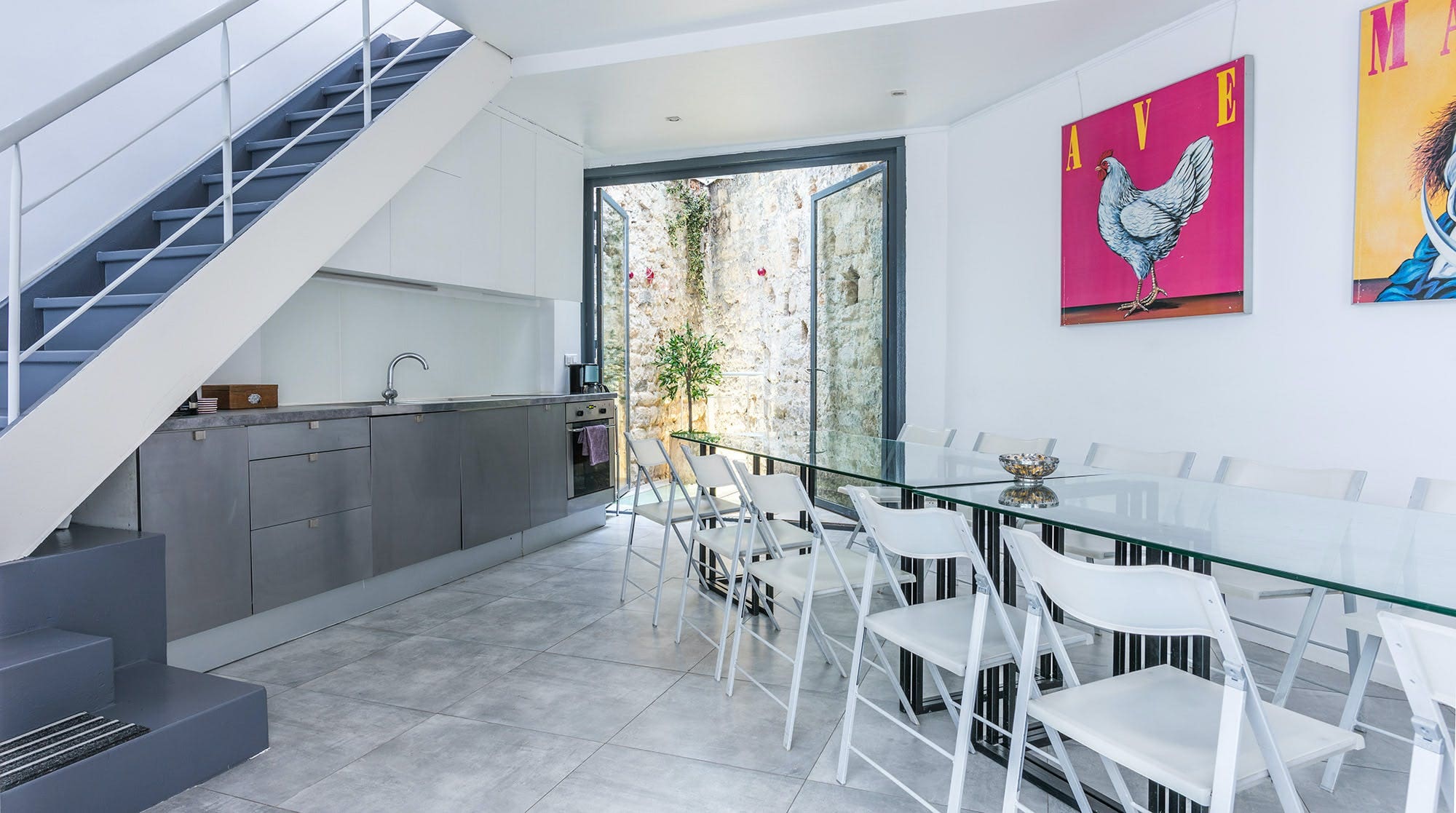 Château Parisien Bastille: Spacious 6-Bedroom Townhouse with Unique Skylight, Paris Bastille – Bercy