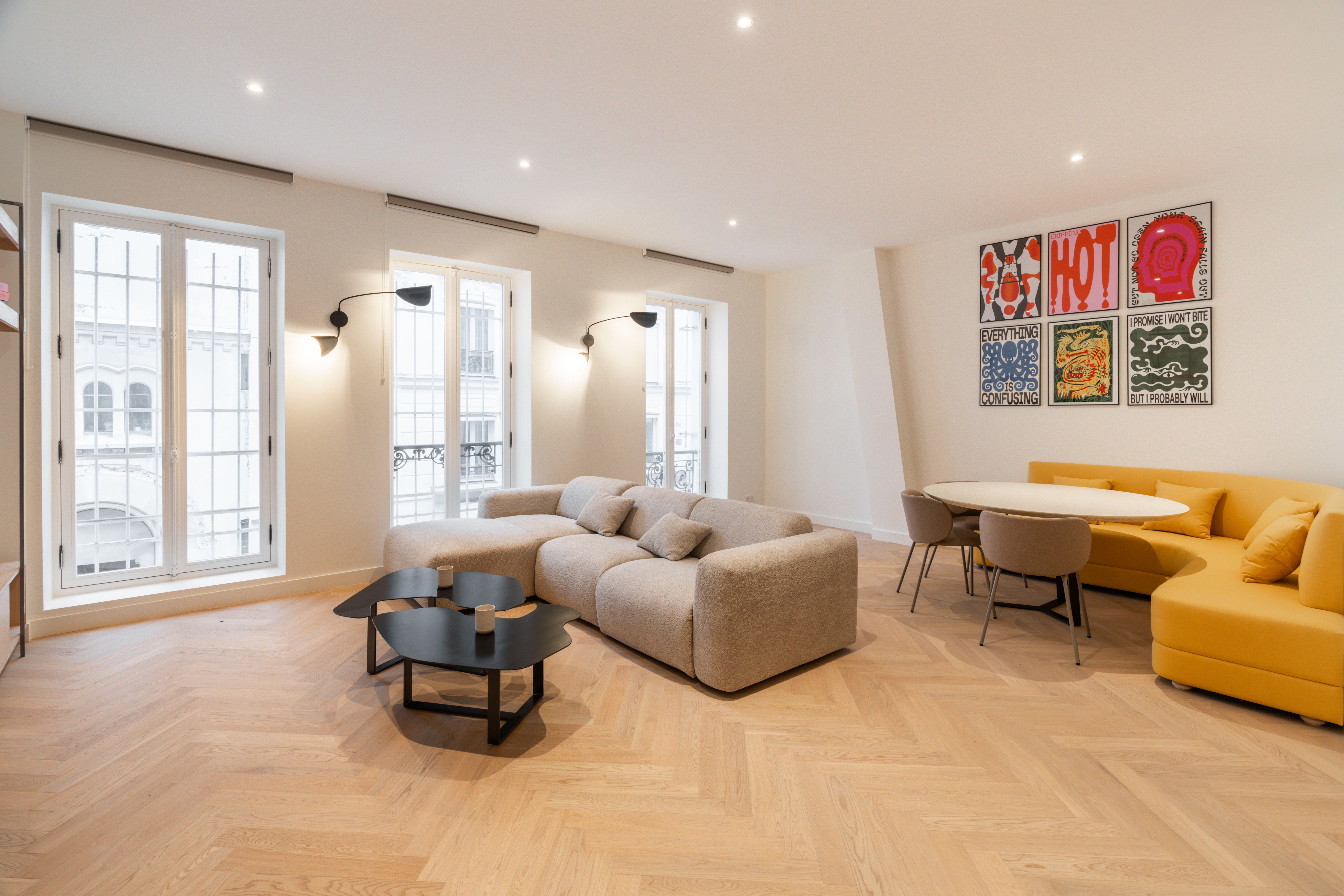 Château Passy Paris: Elegant 3-Bedroom Apartment with Air-Con, Canal Saint Martin – Oberkampf