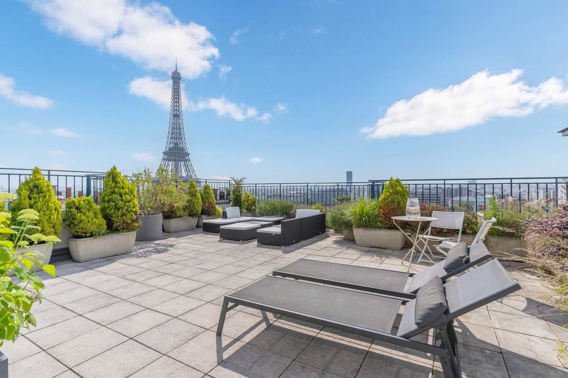 Château Passy Trocadéro: Spacious 1-Bedroom Apartment with Rooftop Terrace, Trocadéro