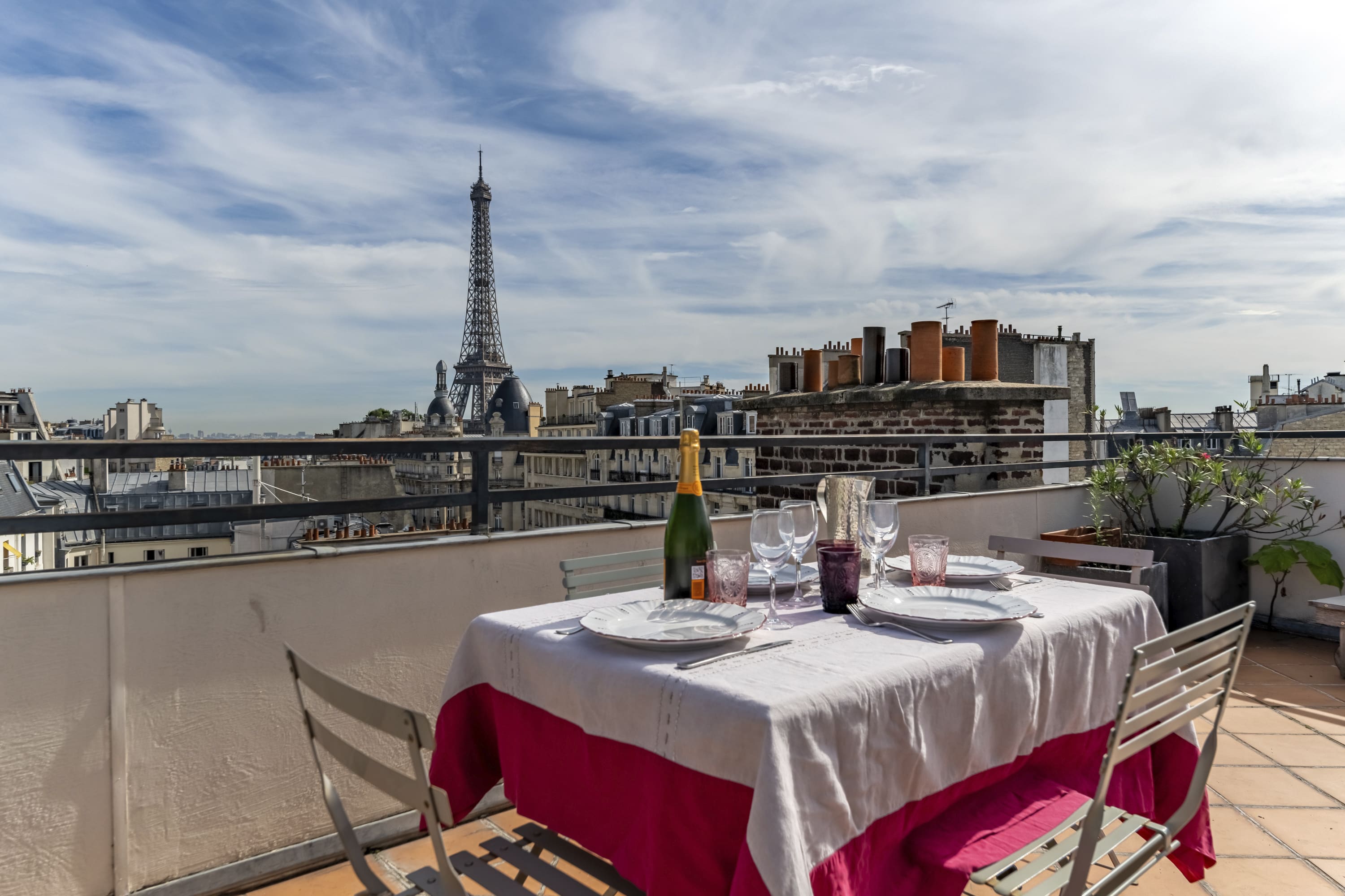 Château Passy Trocadéro Trocadéro 3: Spacious 4-Bedroom Apartment with Eiffel Views, Trocadéro