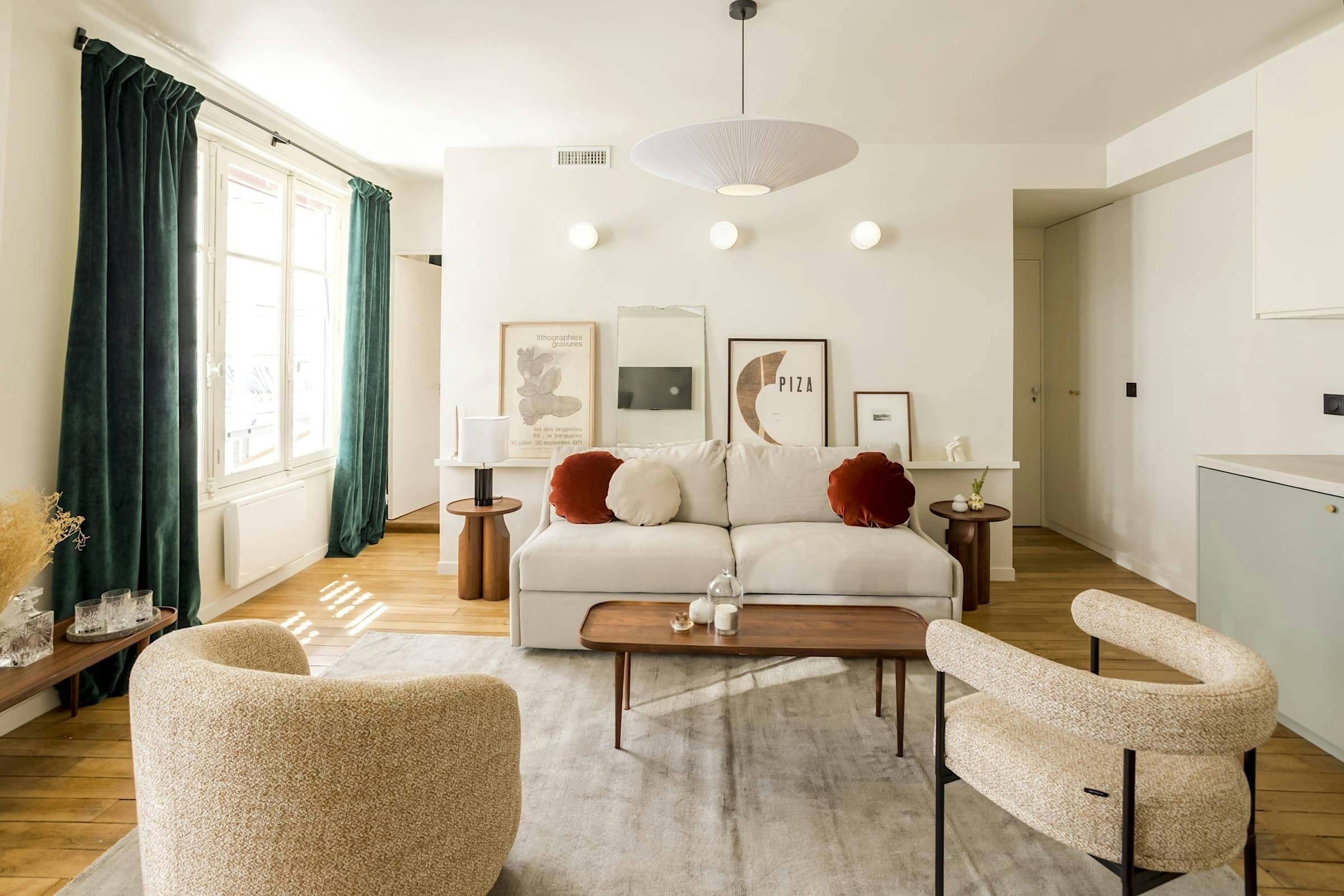 Château Pétale Paris: Luxury 2-Bedroom Apartment with Stylish Interiors, Paris