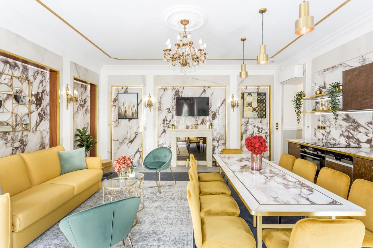 Château Picpus Paris: Stylish 4-Bedroom Apartment with Juliet Balconies, Bastille – Bercy