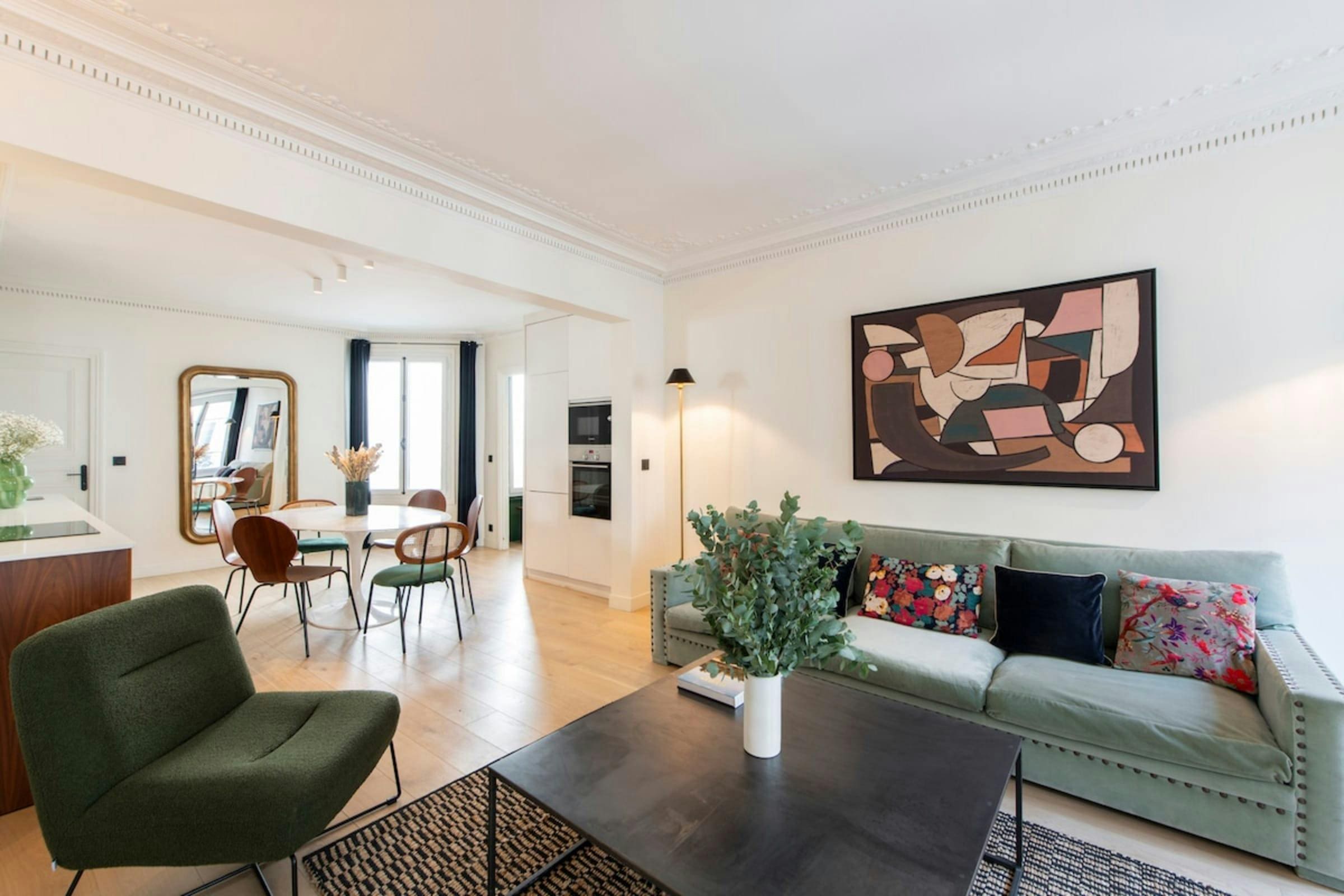 Château Pigalle Paris: Luxury 3-Bedroom Apartment in Haussmann Style, South Pigalle