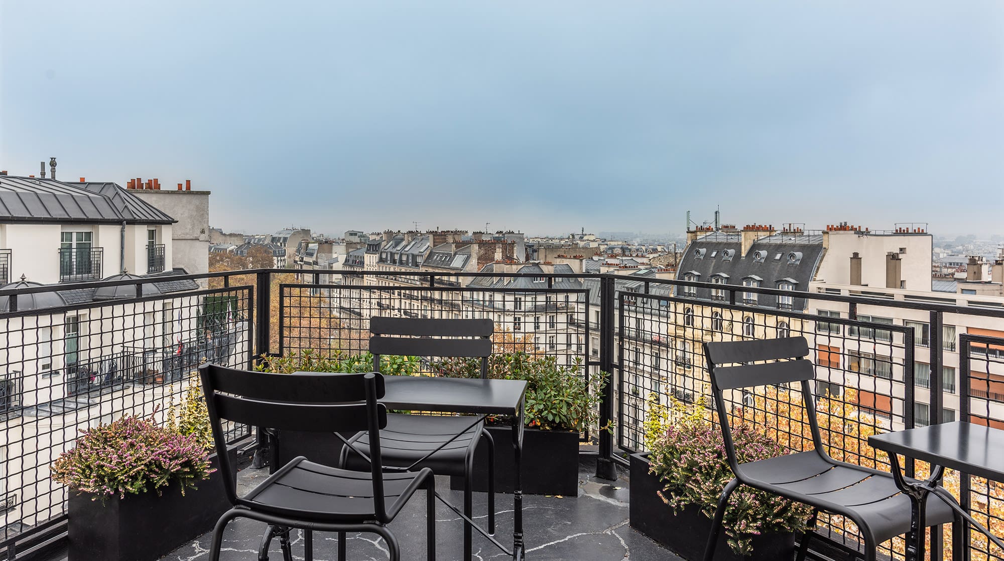 Château Pigalle Paris South Pigalle 4: Chic 1-Bedroom Apartment with Stunning City Views, South Pigalle