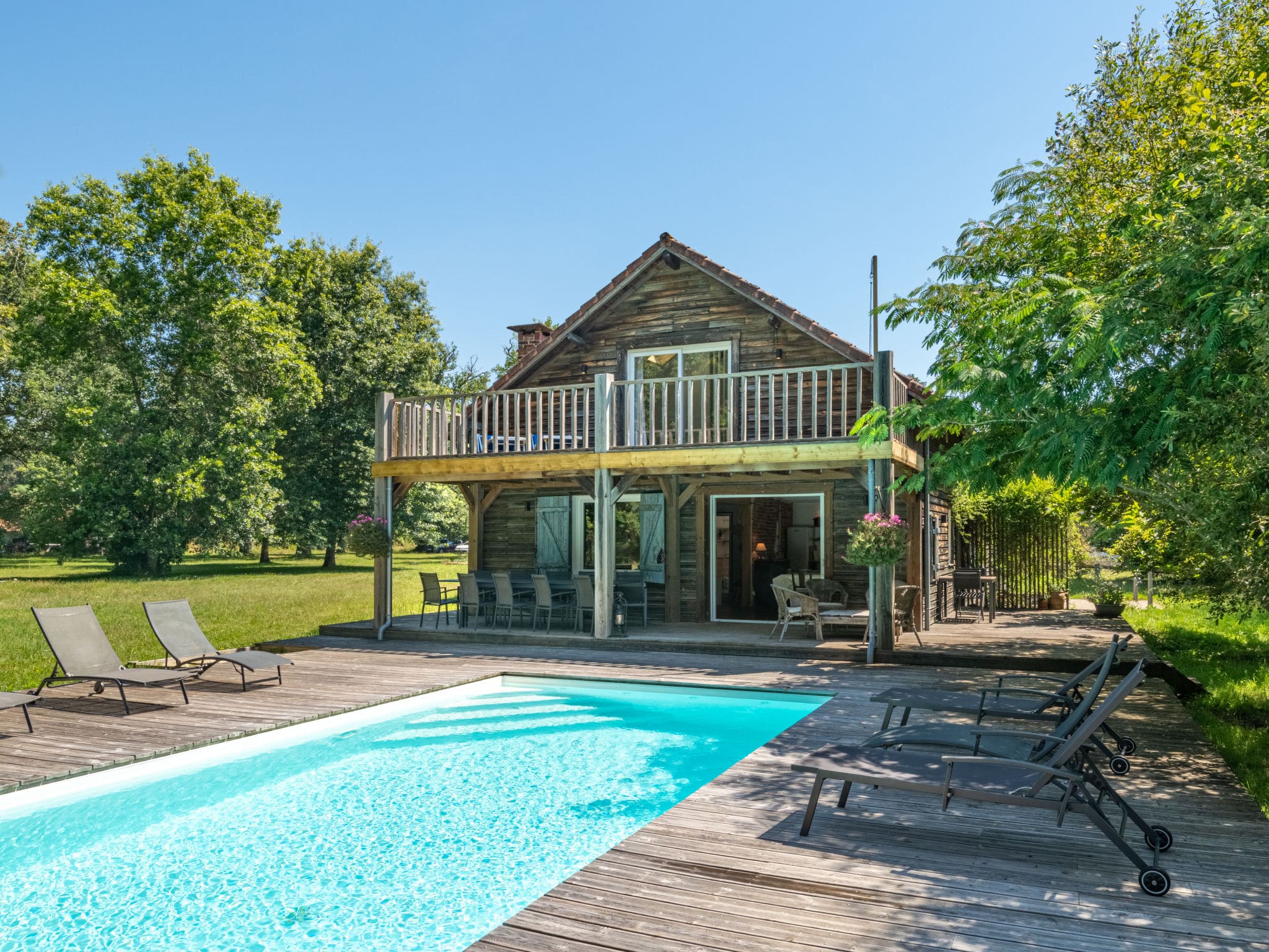 Chateau Pins Mezos: Magnificent 6-Bedroom French Country House with Heated Private Pool Near Landes Forest