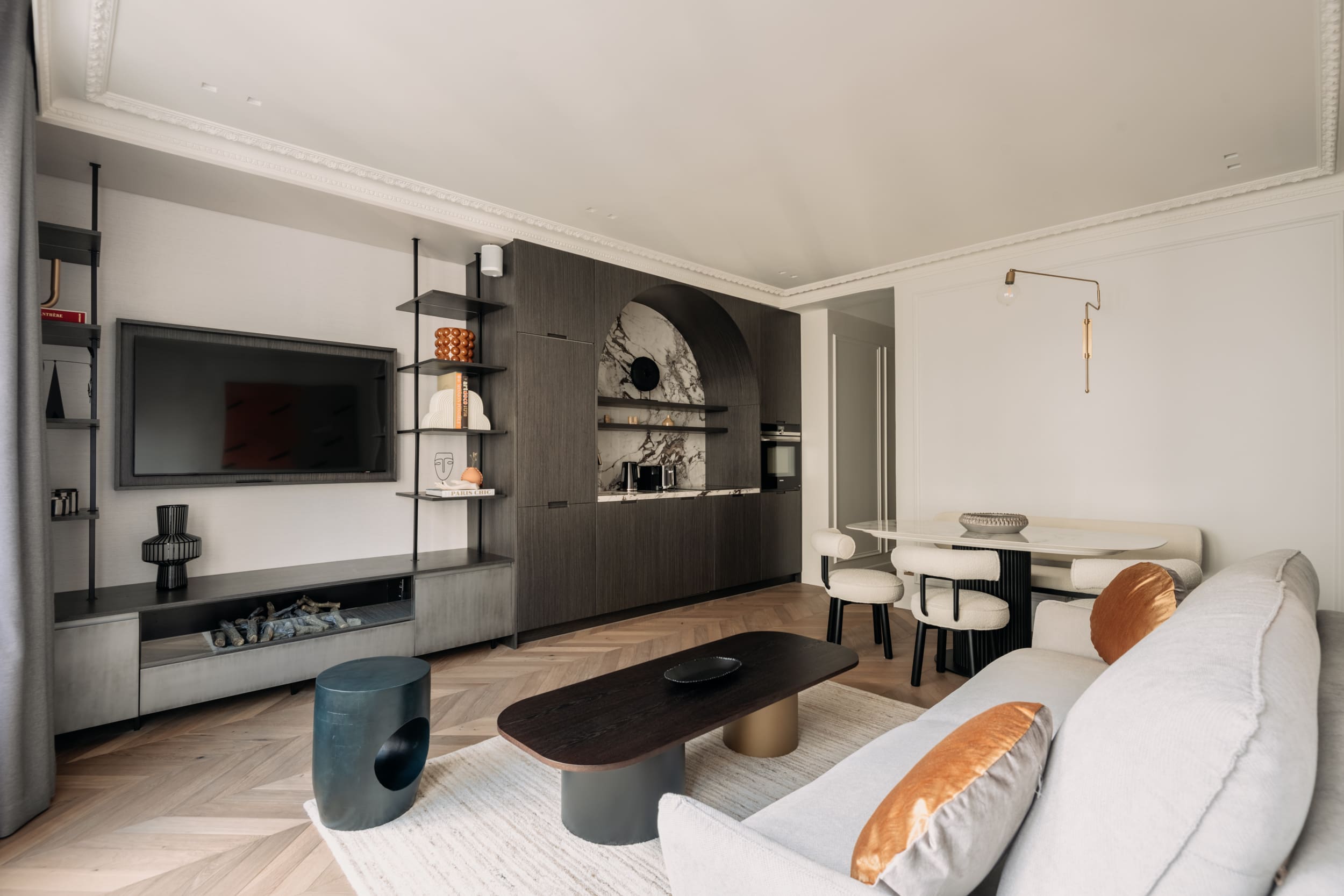 Château Pompidou Montorgueil Montorgueil – Les Halles: Elegant 2-Bedroom Apartment with Air-Con, Montorgueil – Les Halles