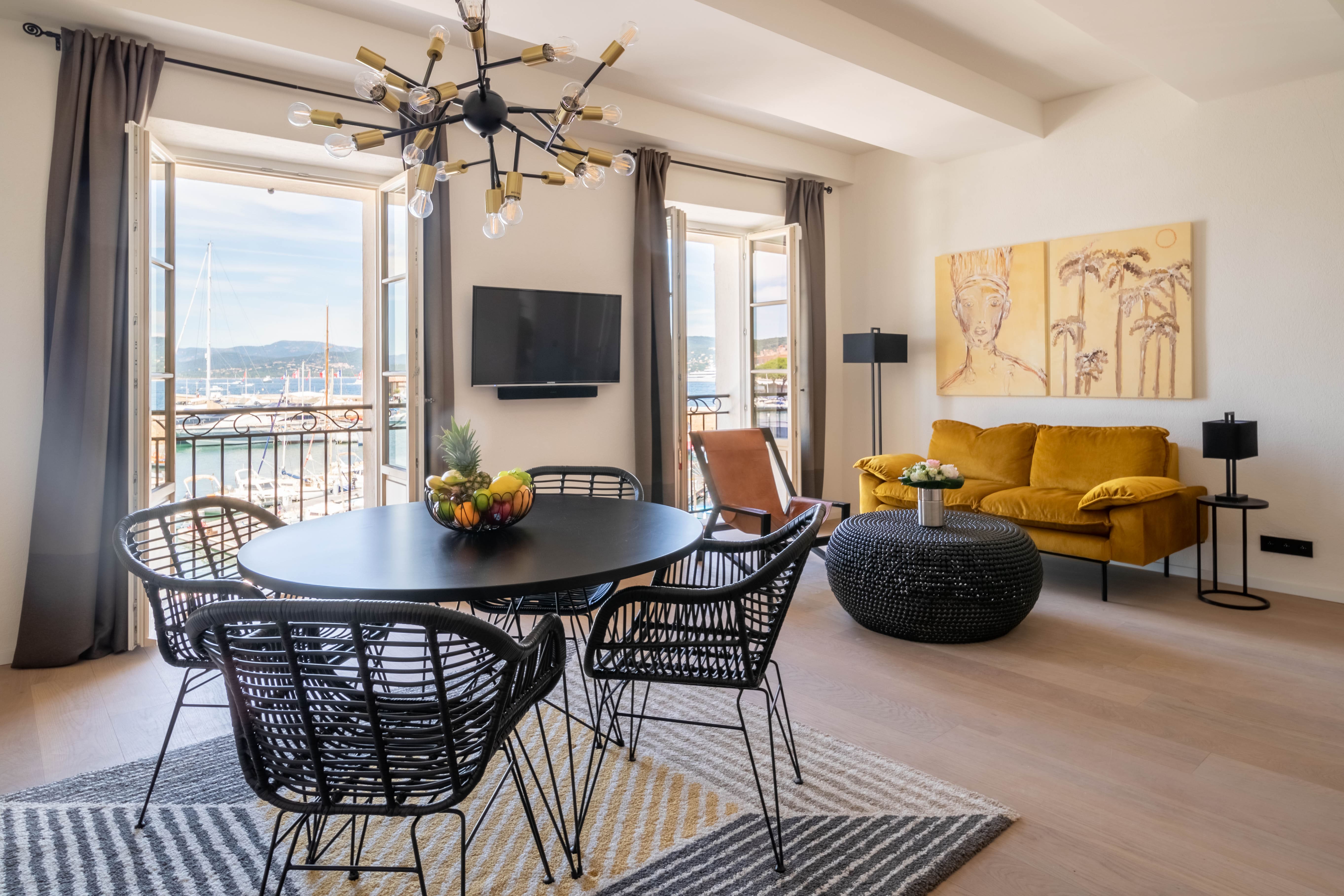 Château Portalet Saint-Tropez: Elegant 2-Bedroom Apartment with Harbour Views, Saint-Tropez