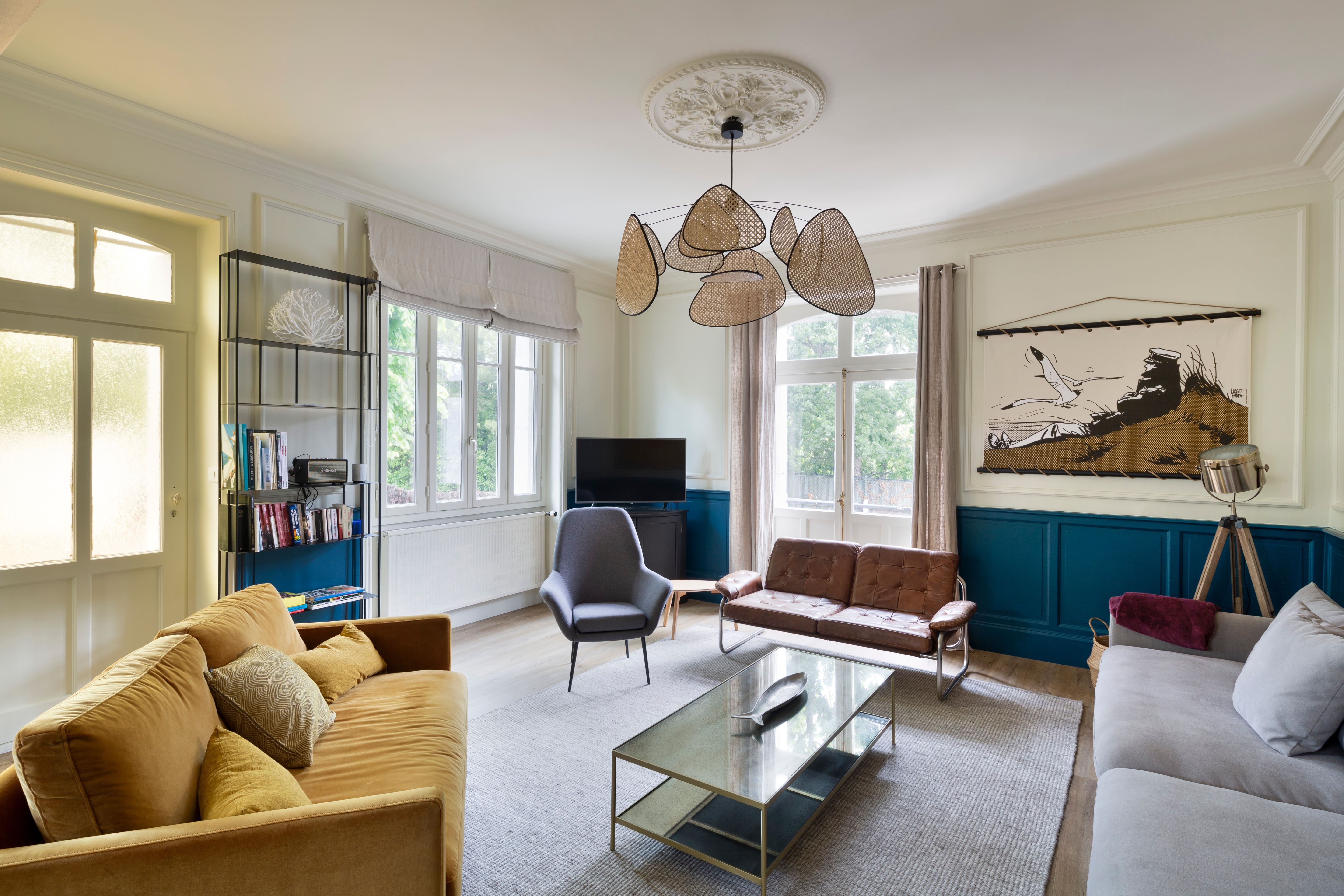 Château Prieuré Dinard: Spacious 7-Bedroom Apartment with Seaview and Beach Access, Paris