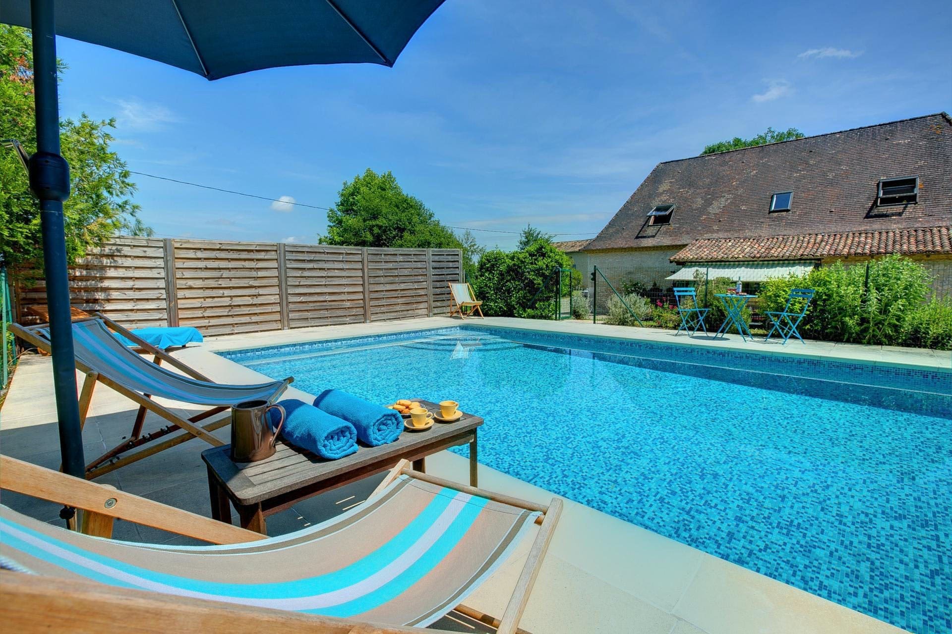 Château Prunellier Lot-et-Garonne: Charming 3-Bedroom Luxury Villa Rental with Swimming Pool in Lot-et-Garonne