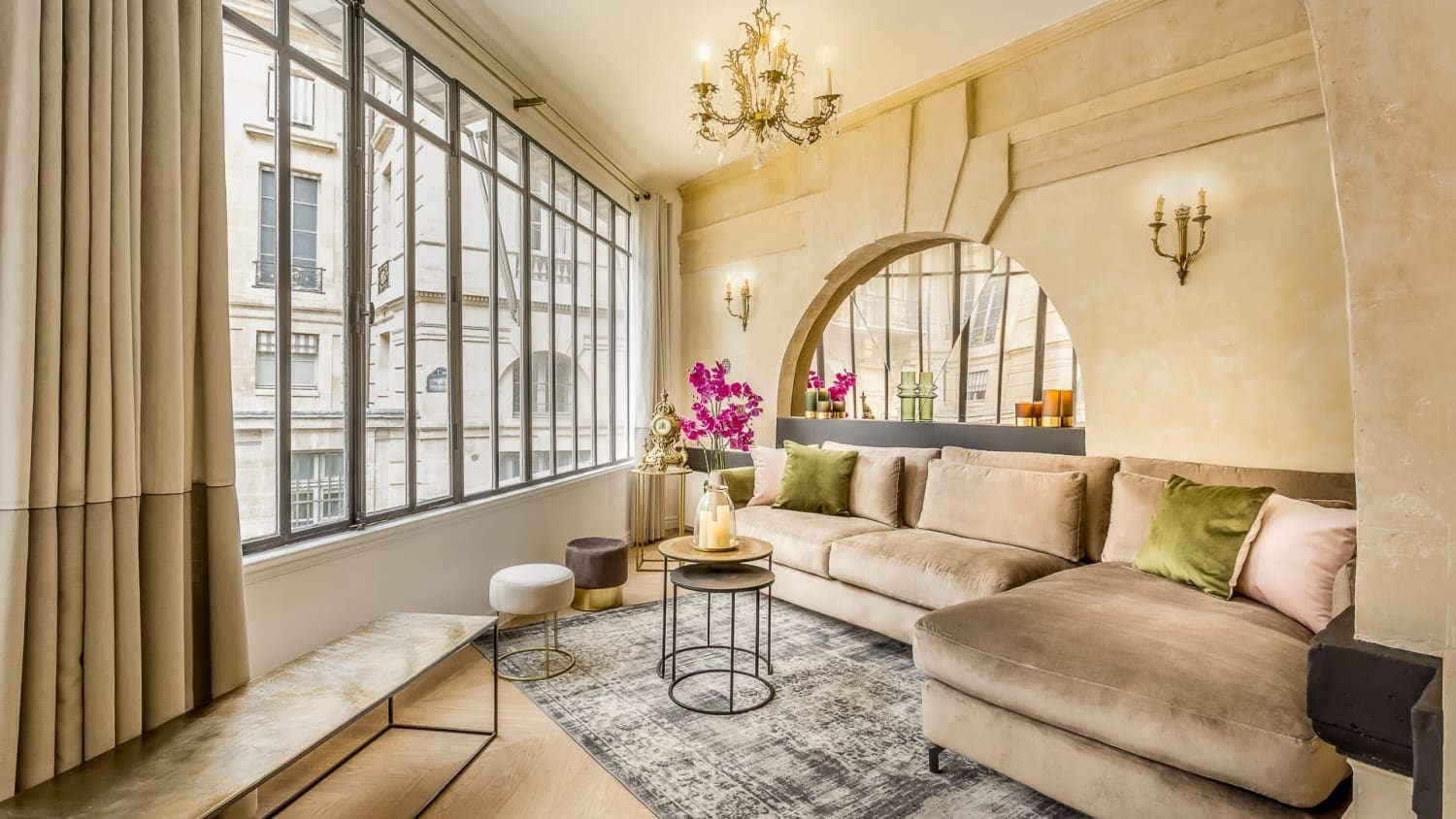 Château Richelieu Paris: Spacious 5-Bedroom Luxury Apartment with Hot Tub, Louvre – Palais Royal