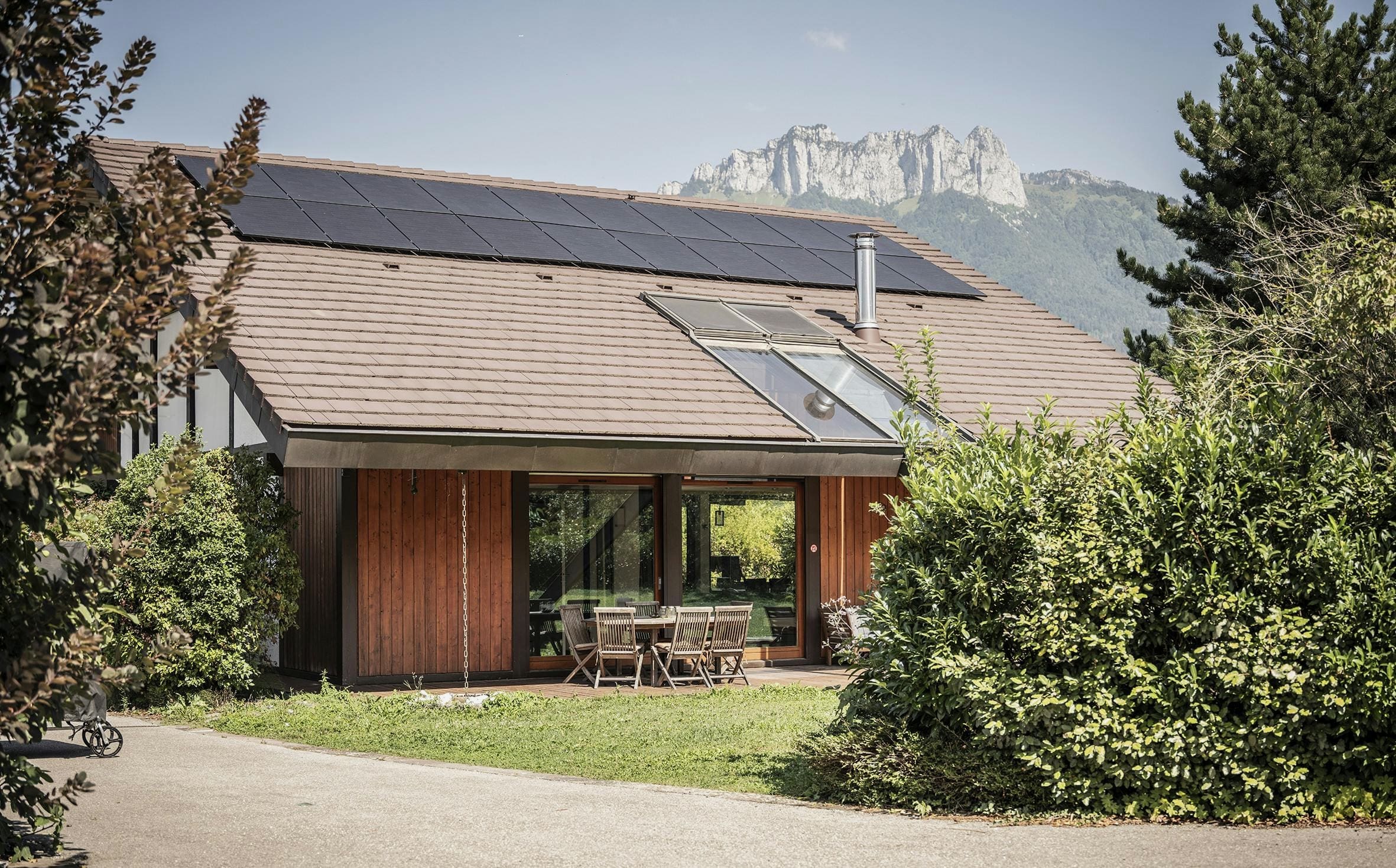 Château Roc Annecy: Luxury 4-Bedroom Villa with Lake Views, Annecy