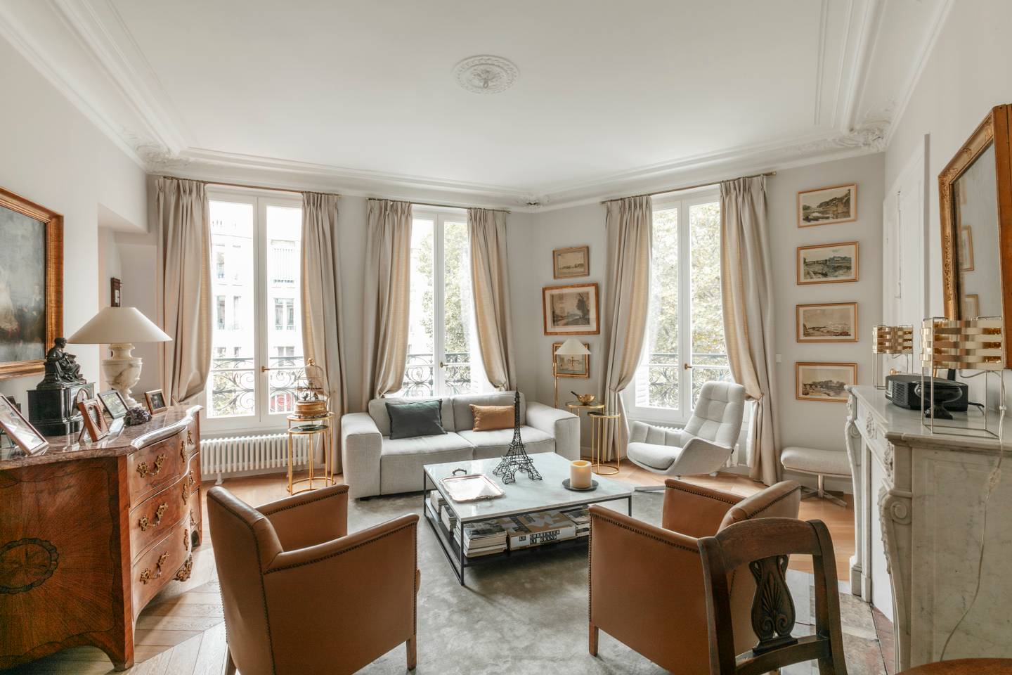 Château Rohan Paris: Elegant 2-Bedroom Apartment with Air-Con, Louvre – Palais Royal