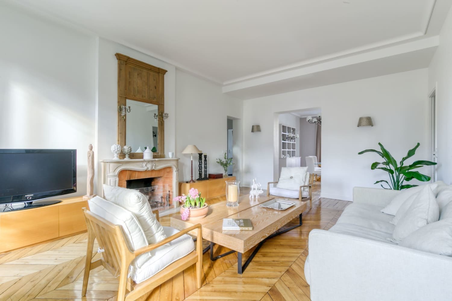 Château Sablons Neuilly: Elegant 3-Bedroom Family-Friendly Apartment Rental Neuilly-sur-Seine Paris