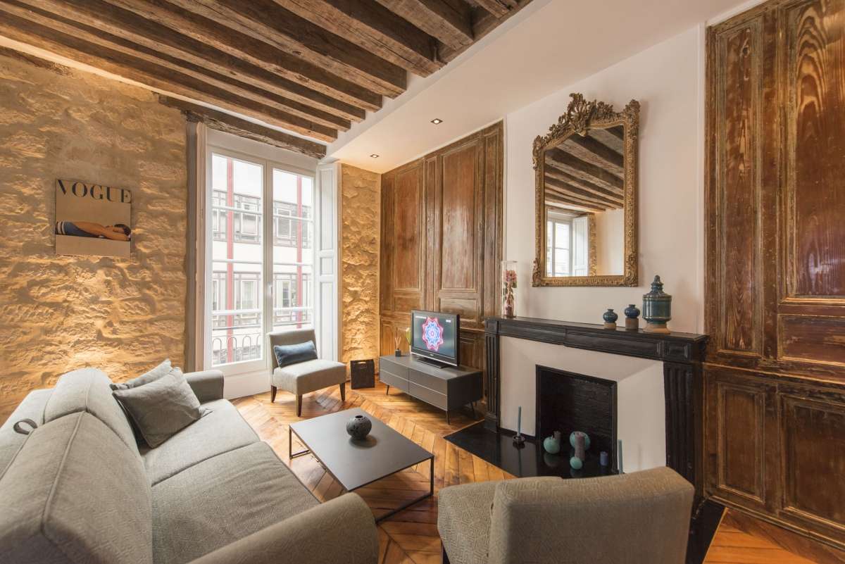 Château Saint-Antoine LeMarais: Charming 2-Bedroom Apartment for Families, Le Marais, Paris