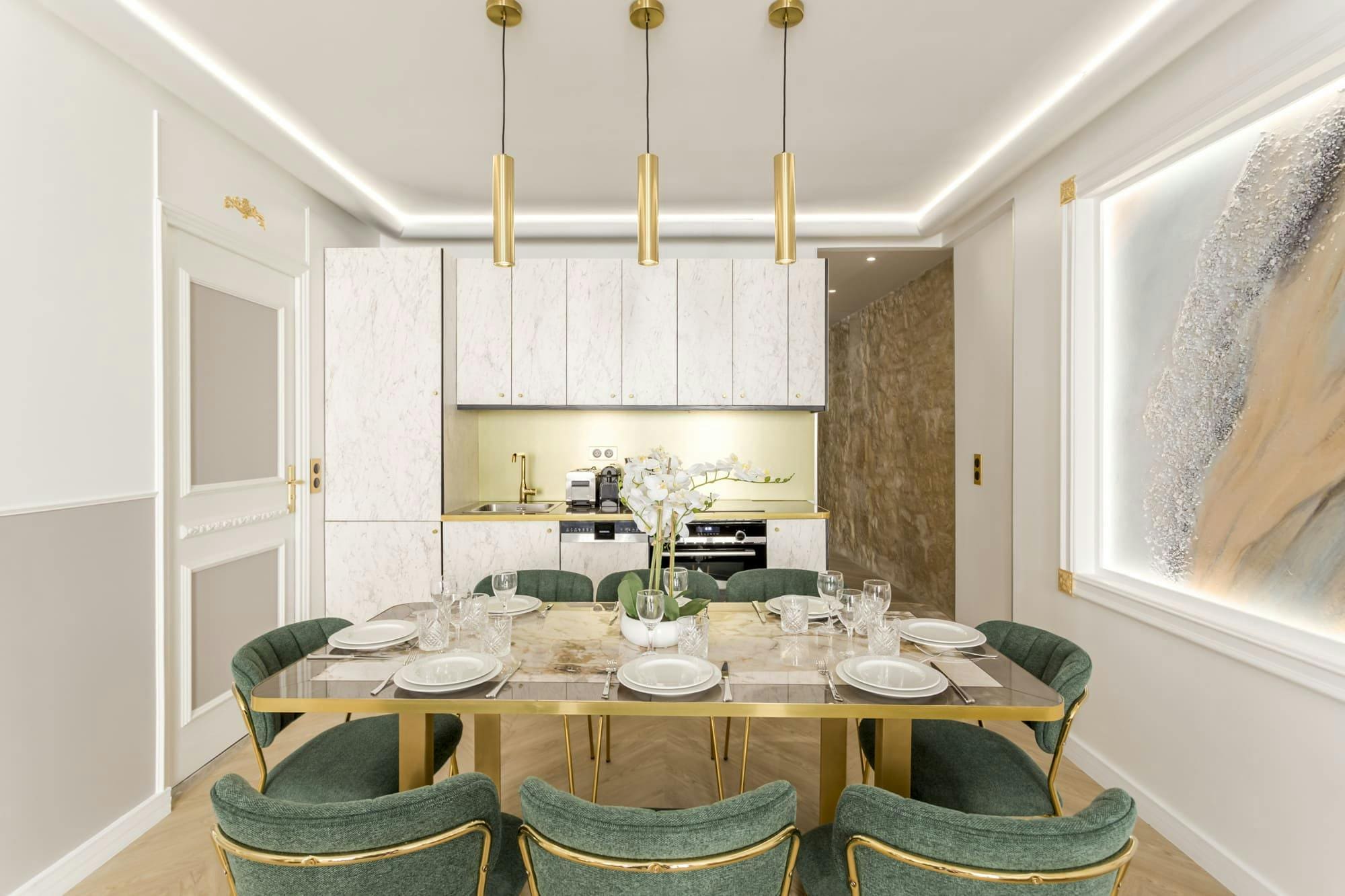 Château Saint-Antoine Marais Le Marais 3: Chic 3-Bedroom Luxury Apartment for Families, Le Marais