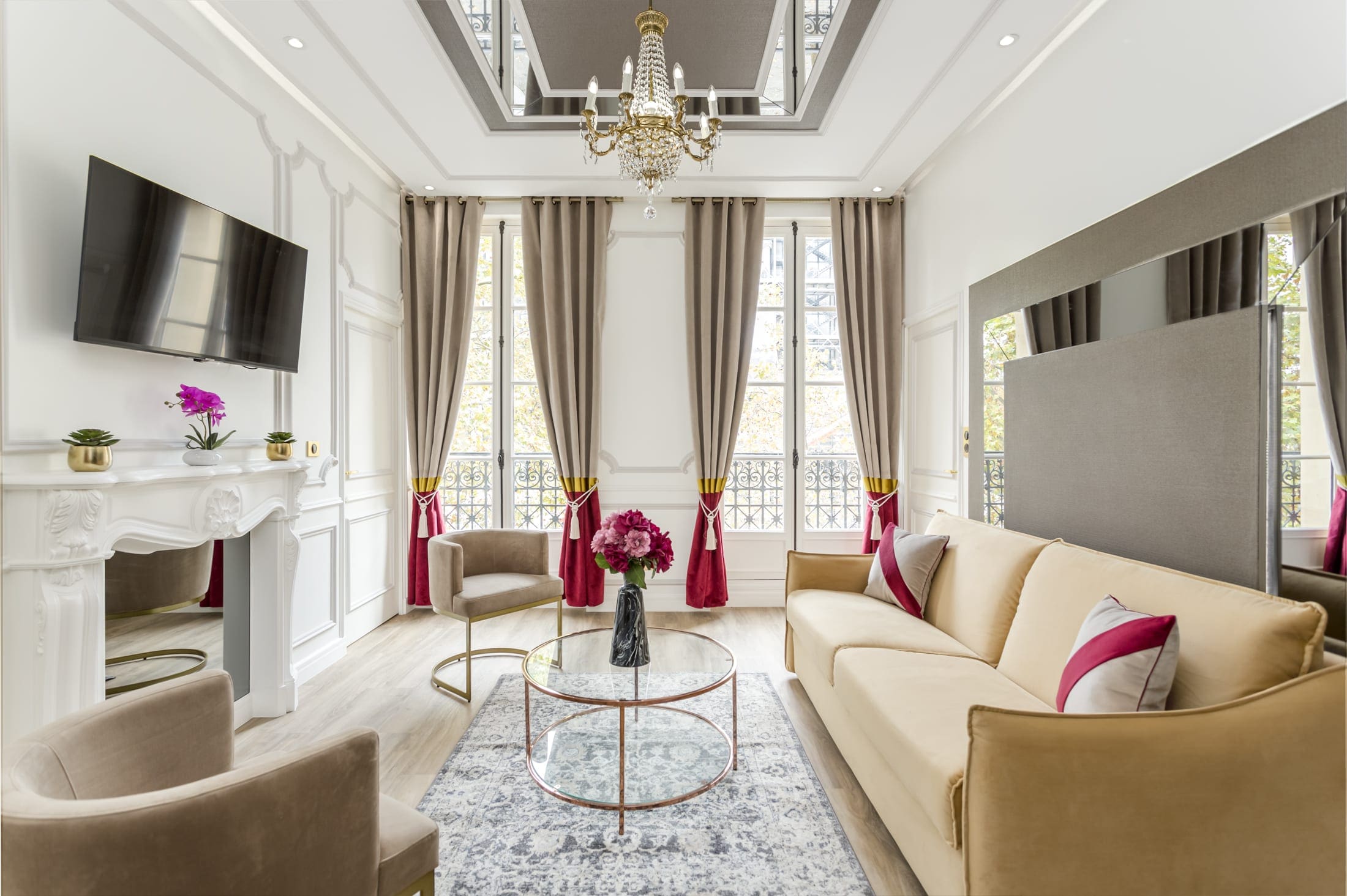Château Saint-Denis Paris Montorgueil – Les Halles 2: Elegant 3-Bedroom Townhouse with Family-Friendly Features, Paris