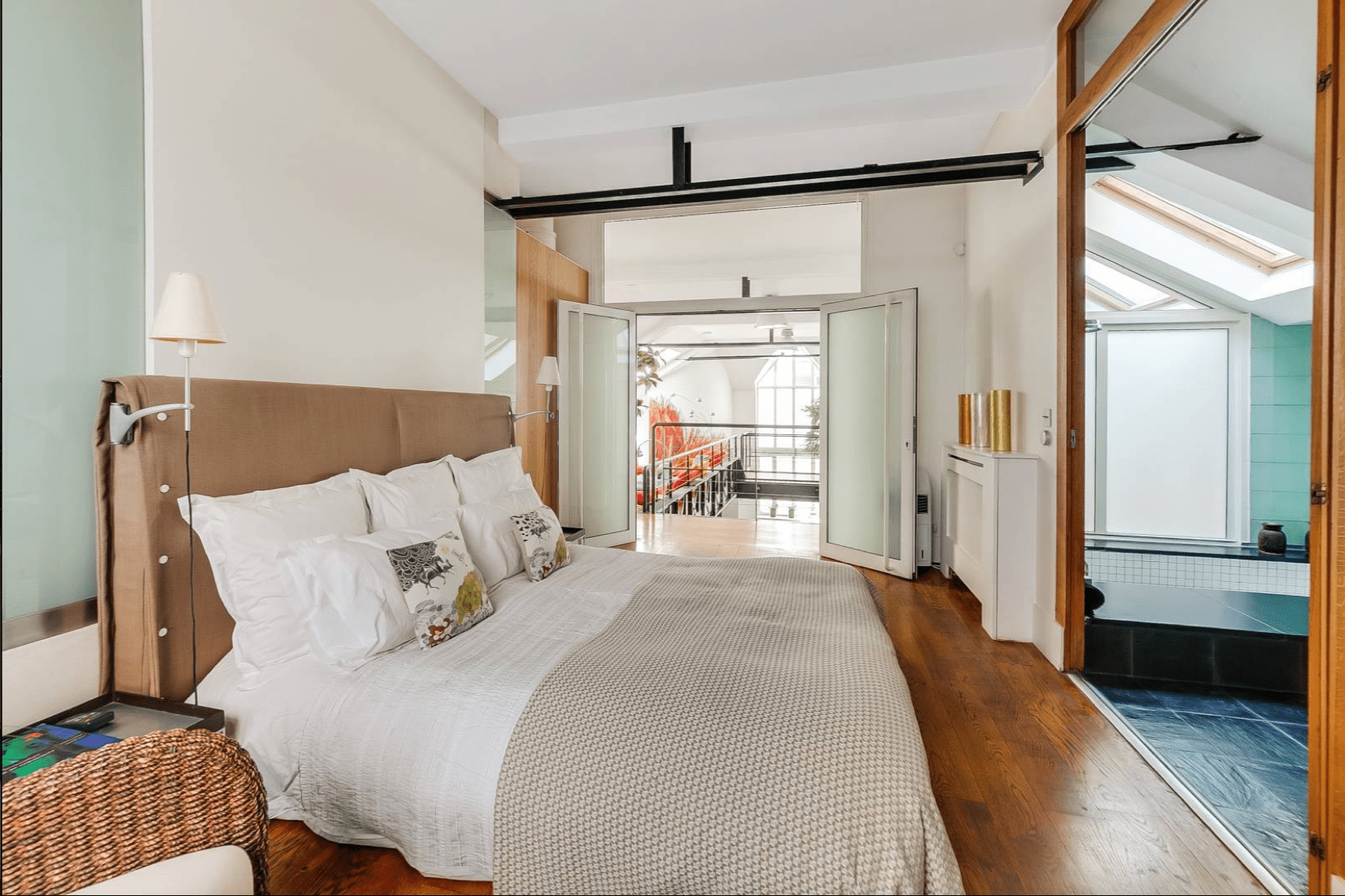 Château Saint-Eustache Montorgueil Montorgueil – Les Halles 2: Elegant 3-Bedroom Loft with Sauna in Montorgueil, Paris