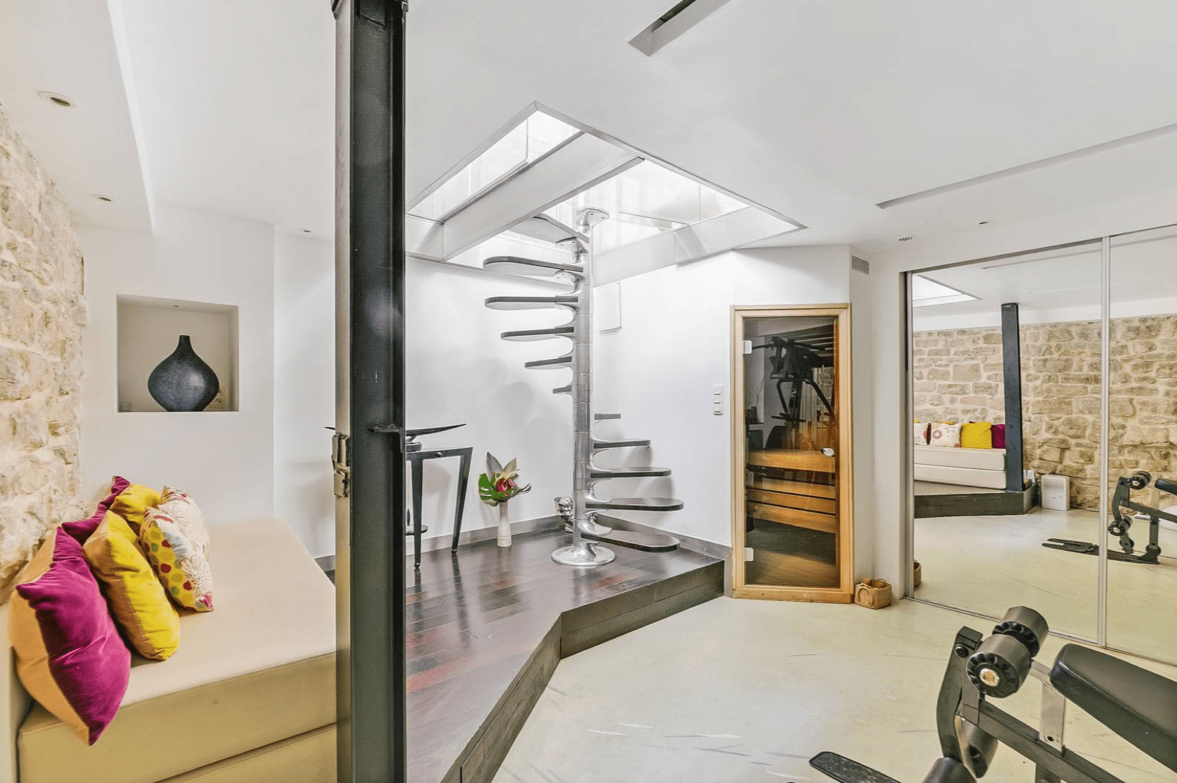 Château Saint-Eustache Montorgueil Montorgueil – Les Halles 2: Elegant 3-Bedroom Loft with Sauna in Montorgueil, Paris