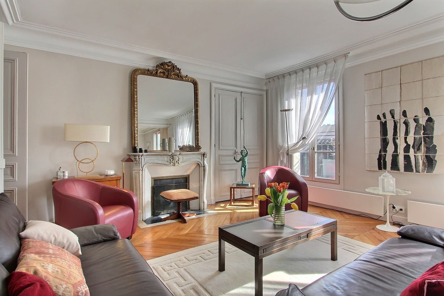 Château Saint Germain Paris: Chic 2-Bedroom Luxury Apartment with Family-Friendly Features, Paris