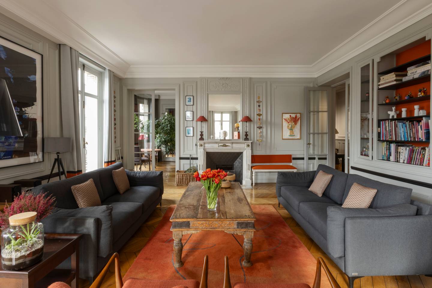 Château Saint-Germain Paris Saint Germain des Prés – Odéon: Elegant 3-Bedroom Apartment with Juliet Balconies, Saint Germain des Prés – Paris