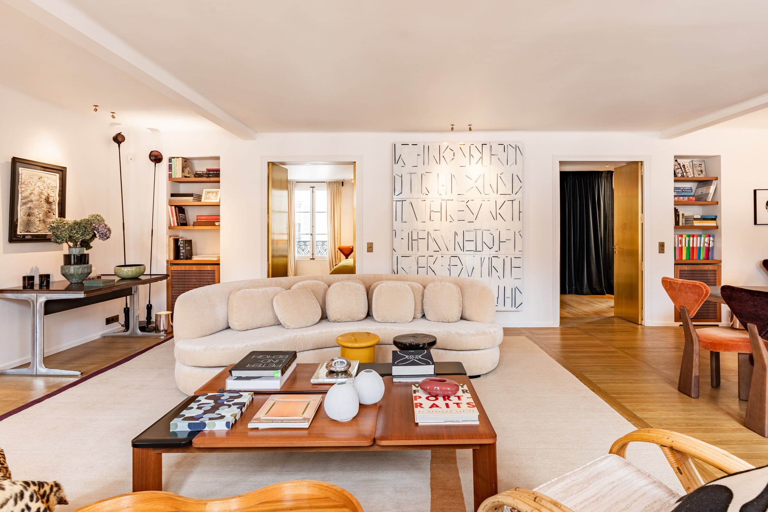 Château Saint Germain Saint Germain des Prés – Odéon: Luxury 2-Bedroom Apartment with Balcony, Saint Germain des Prés – Odéon