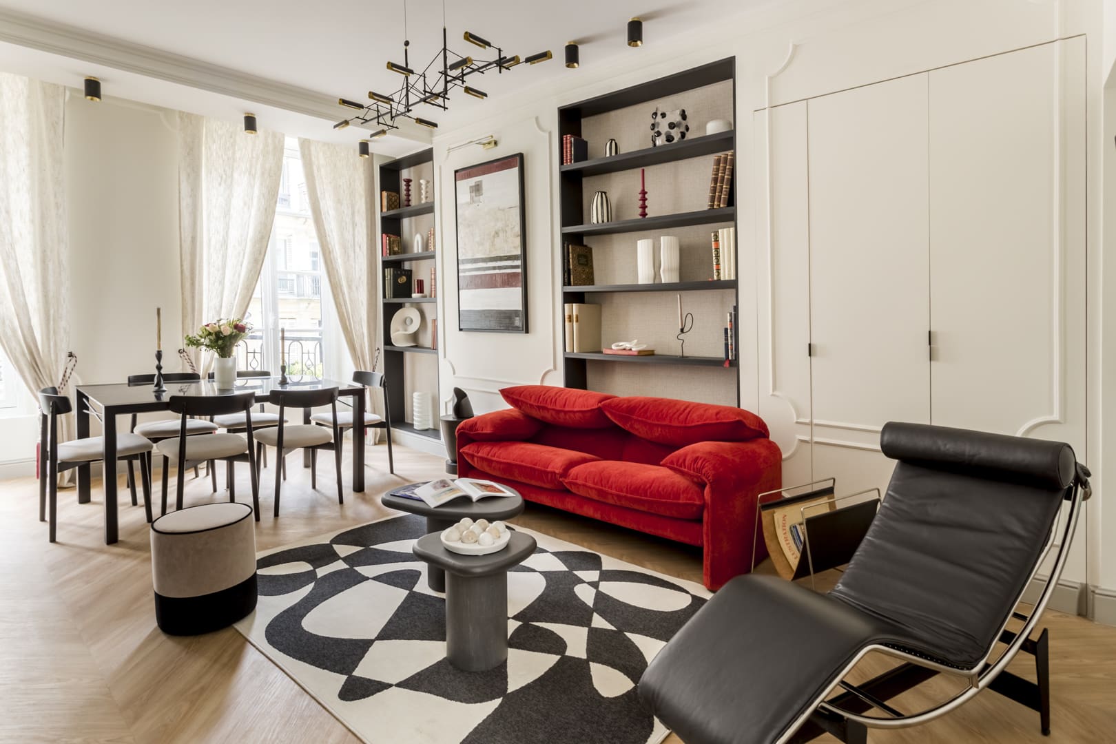 Château Saint-Honoré Montorgueil: Elegant 3-Bedroom Townhouse Apartment for Families, Paris