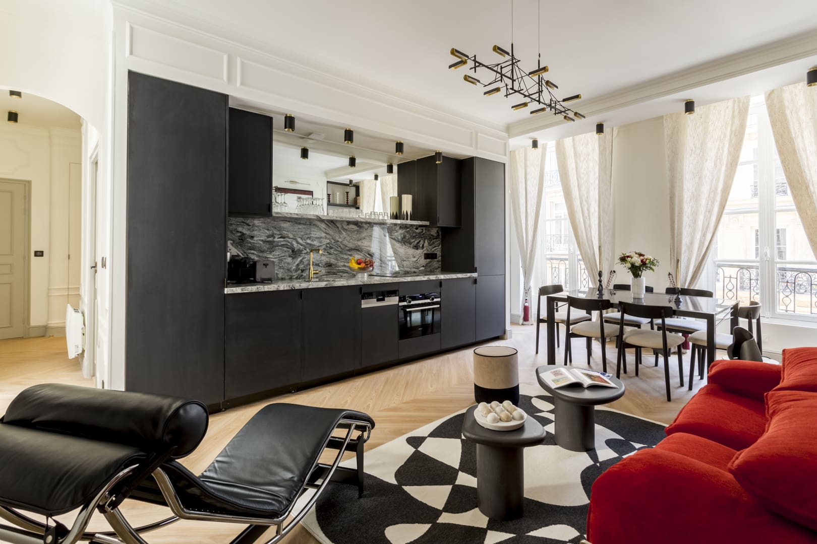 Château Saint-Honoré Montorgueil: Elegant 3-Bedroom Townhouse Apartment for Families, Paris