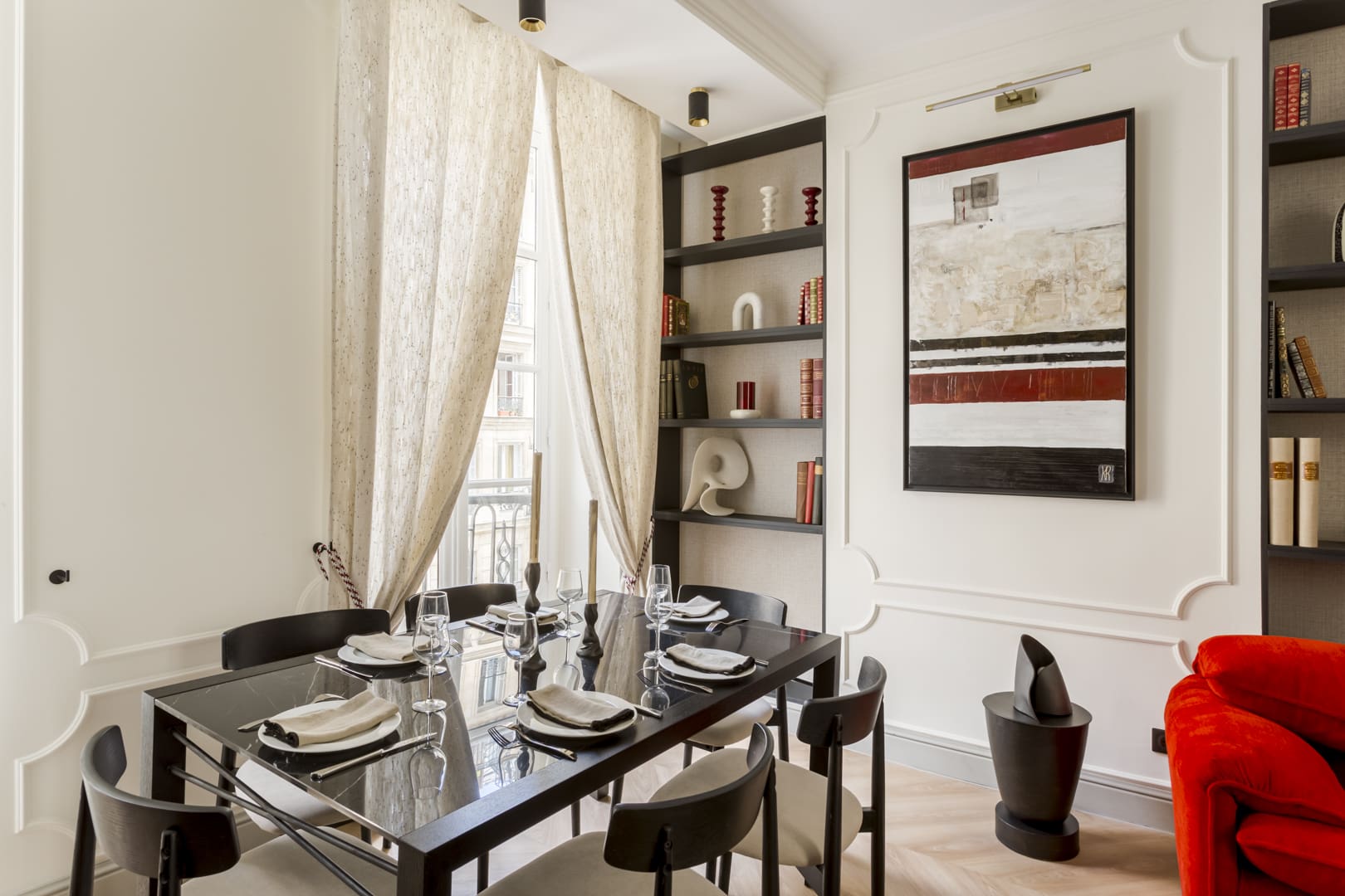 Château Saint-Honoré Montorgueil: Elegant 3-Bedroom Townhouse Apartment for Families, Paris