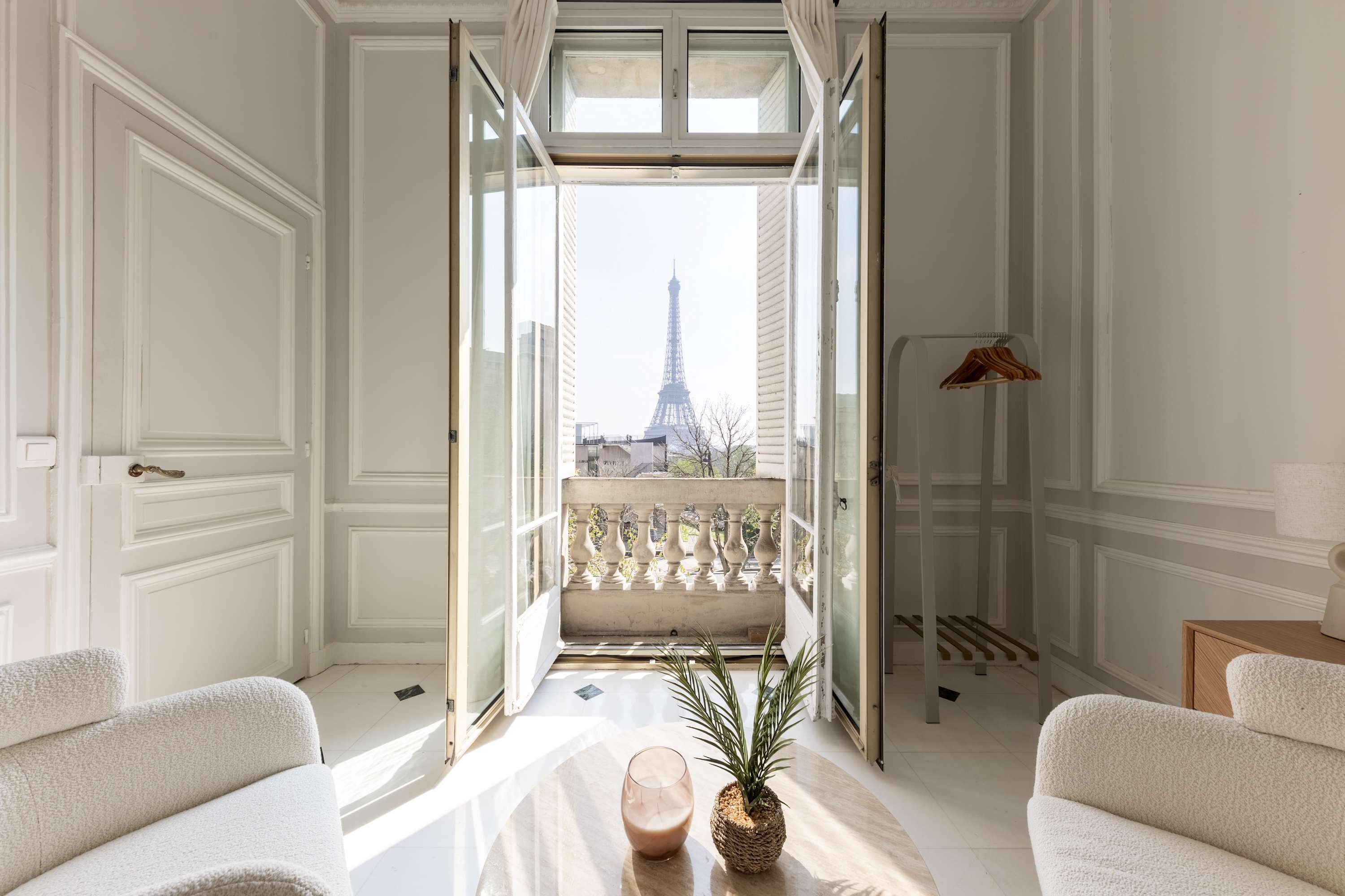 Château Saint-James Trocadéro: Elegant 4-Bedroom Townhouse with Eiffel Tower Views, Trocadéro