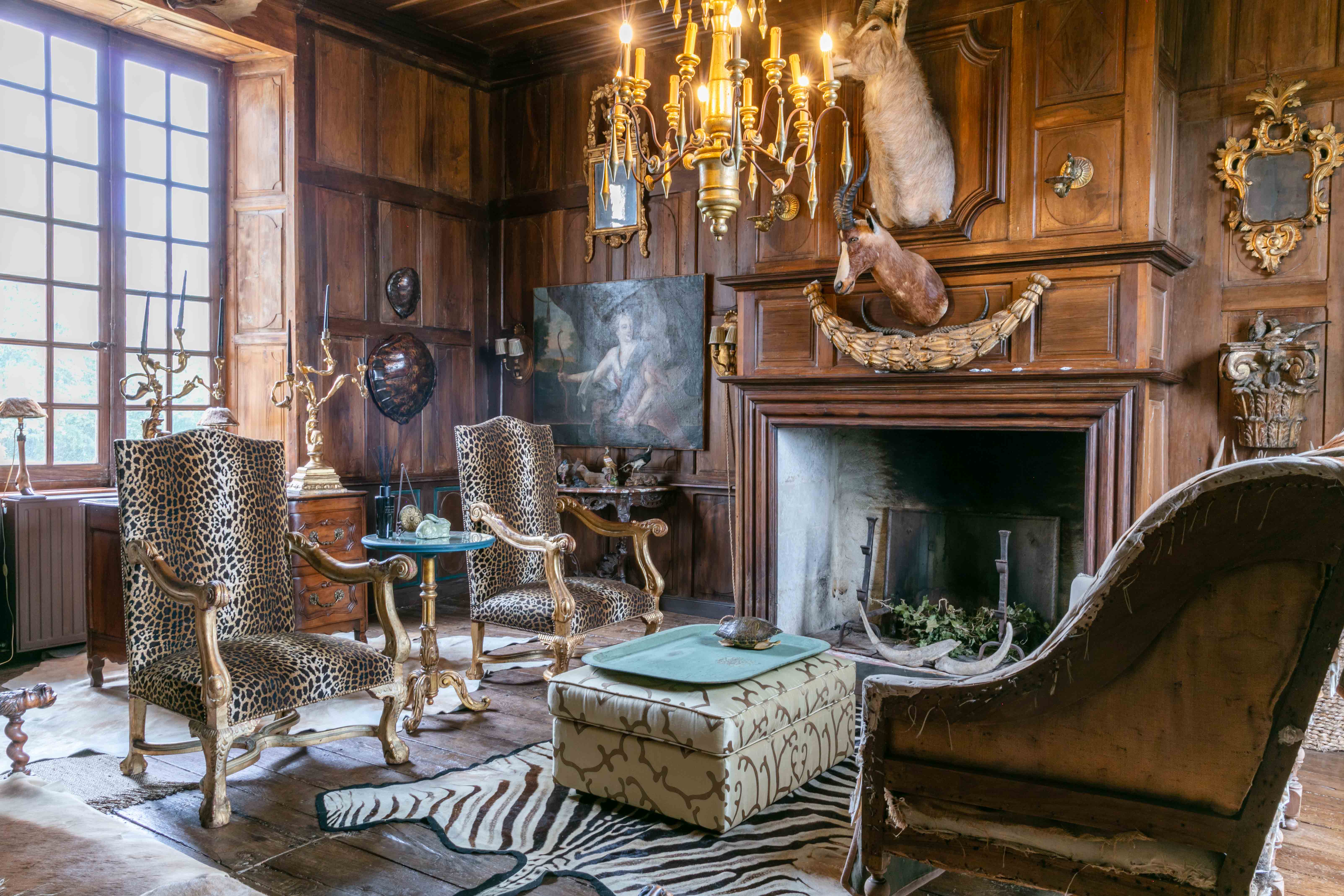 Château Saint-Loup: 6-Bedroom Chateau with Lake, Deux-Sèvres