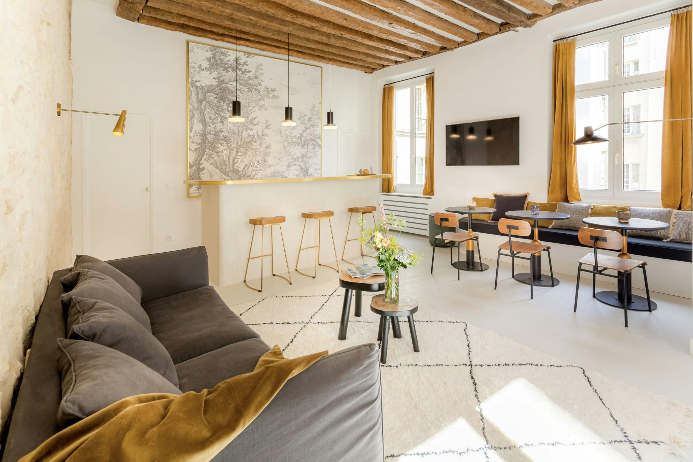 Château Saint-Martin Marais Le Marais 13: Elegant 2-Bedroom Apartment with Family-Friendly Features, Le Marais