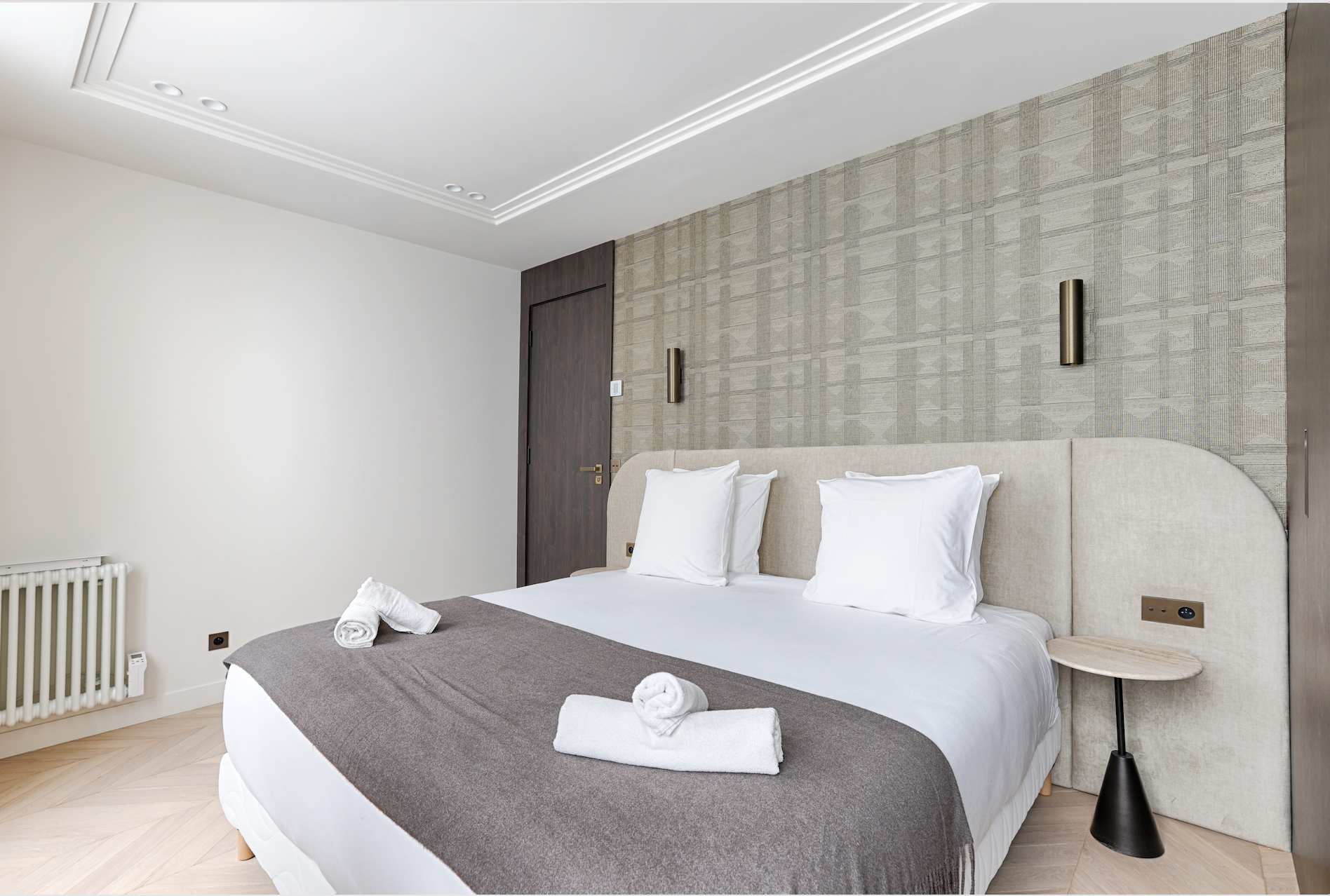 Château Saint-Merri Montorgueil Montorgueil – Les Halles: Elegant 2-Bedroom Apartment Rental with Air Conditioning in Montorgueil, Paris