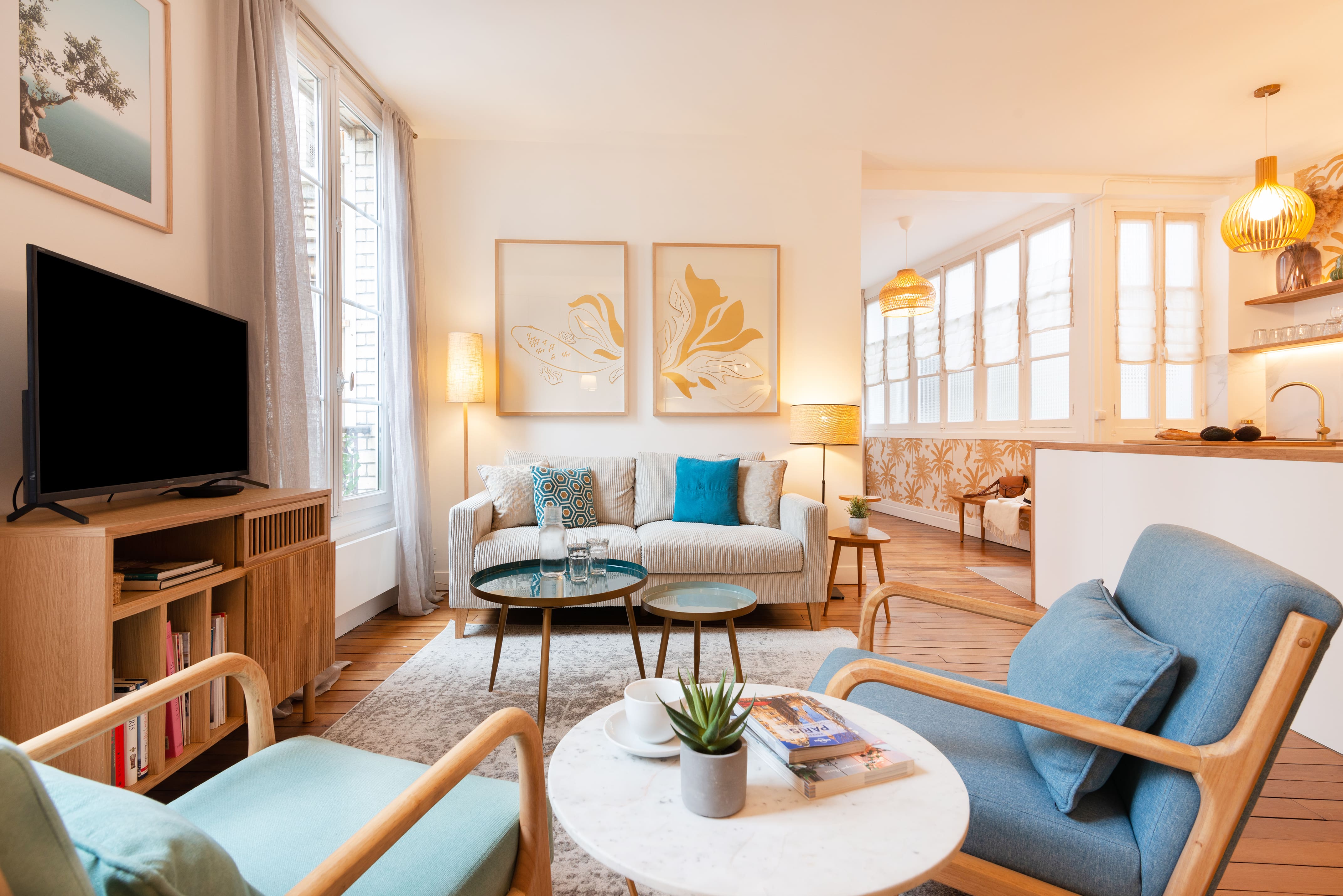 Château Saint-Paul Marais Le Marais 9: 2-Bedroom Luxury Apartment in Historic Le Marais, Paris