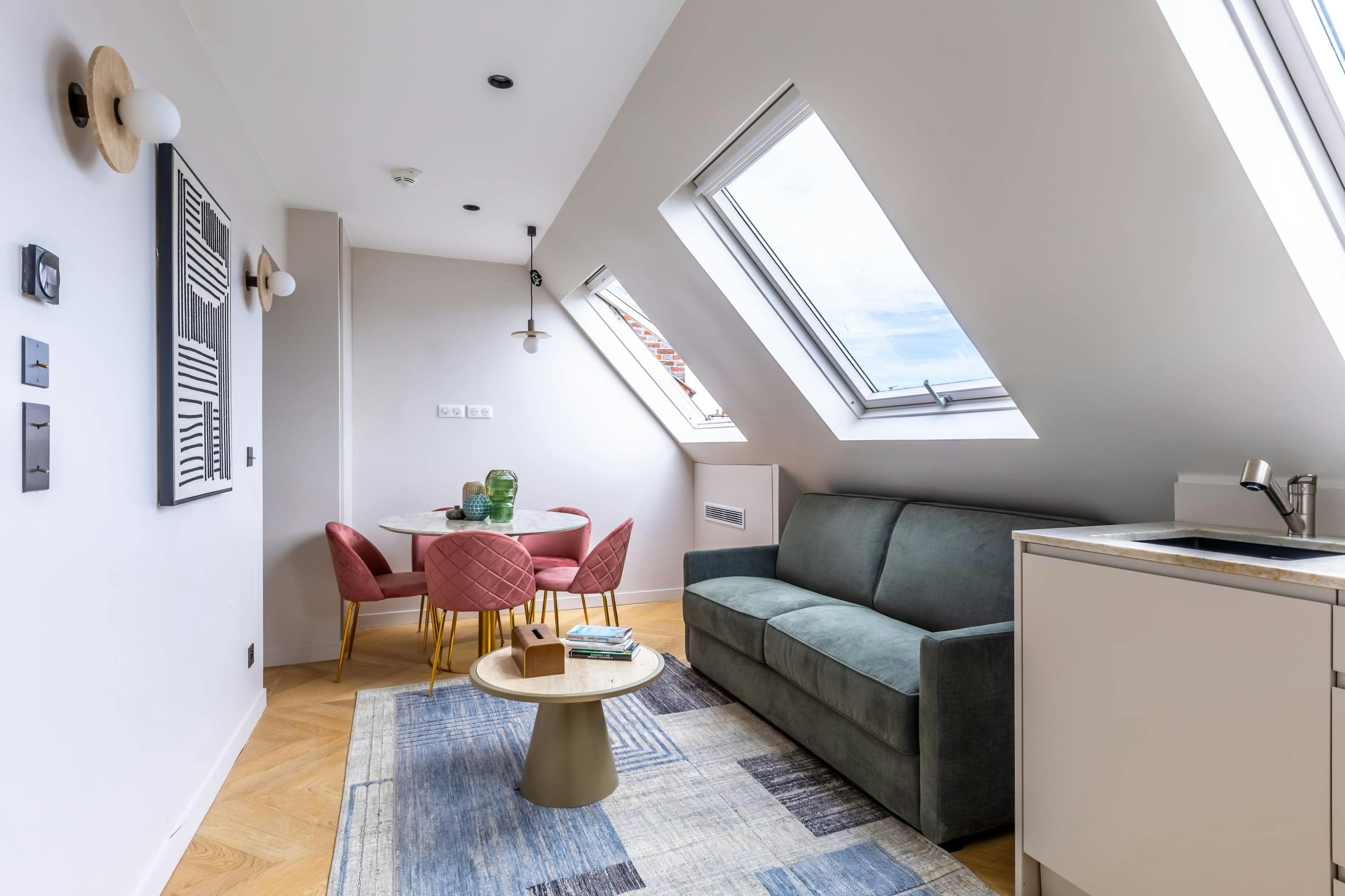 Château Sébastopol Paris Montorgueil – Les Halles: Elegant 2-Bedroom Townhouse with Family-Friendly Features, Paris