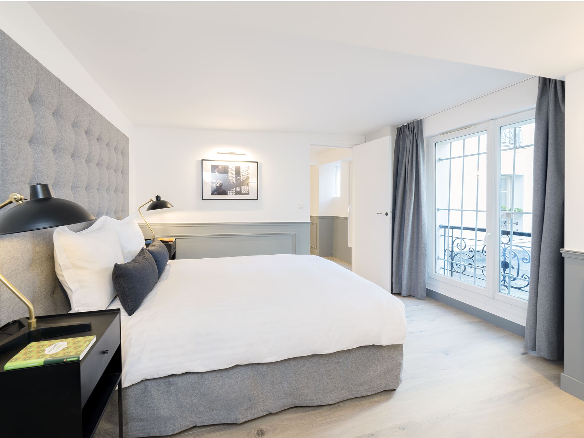 Château Sentier Montorgueil: Spacious 4-Bedroom Luxury Apartment for Families, Paris
