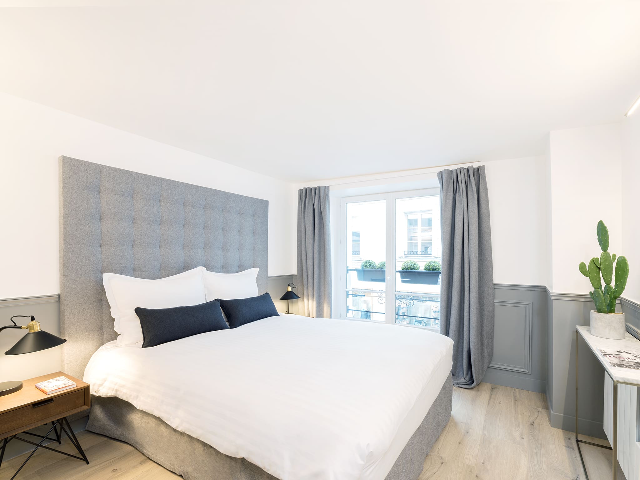 Château Sentier Montorgueil: Spacious 4-Bedroom Luxury Apartment for Families, Paris