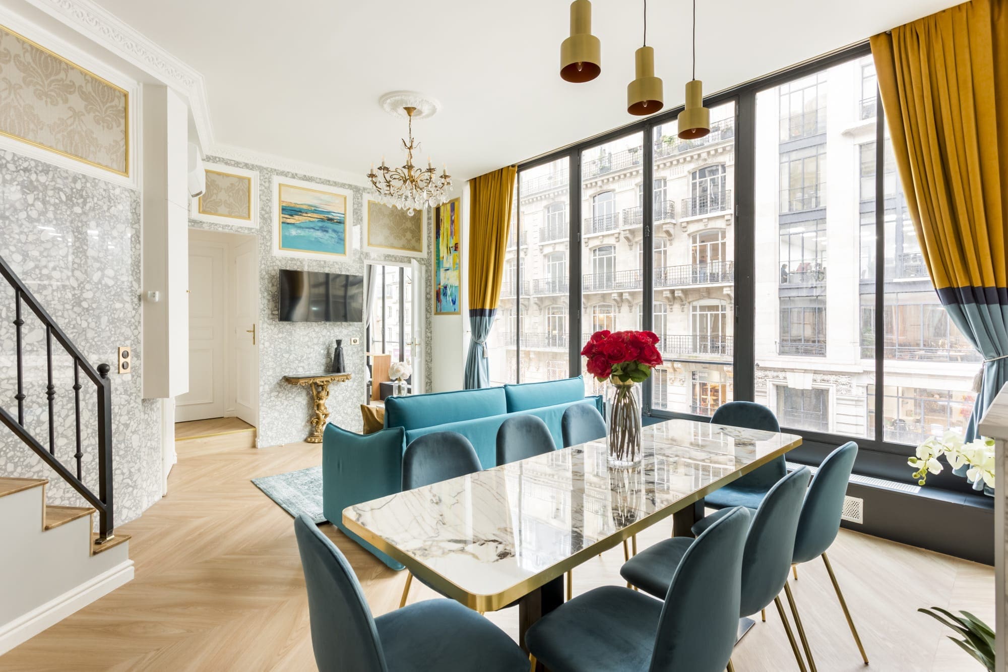 Château Sentier Paris Montorgueil – Les Halles 4: Spacious 3-Bedroom Apartment with Historical Charm, Paris