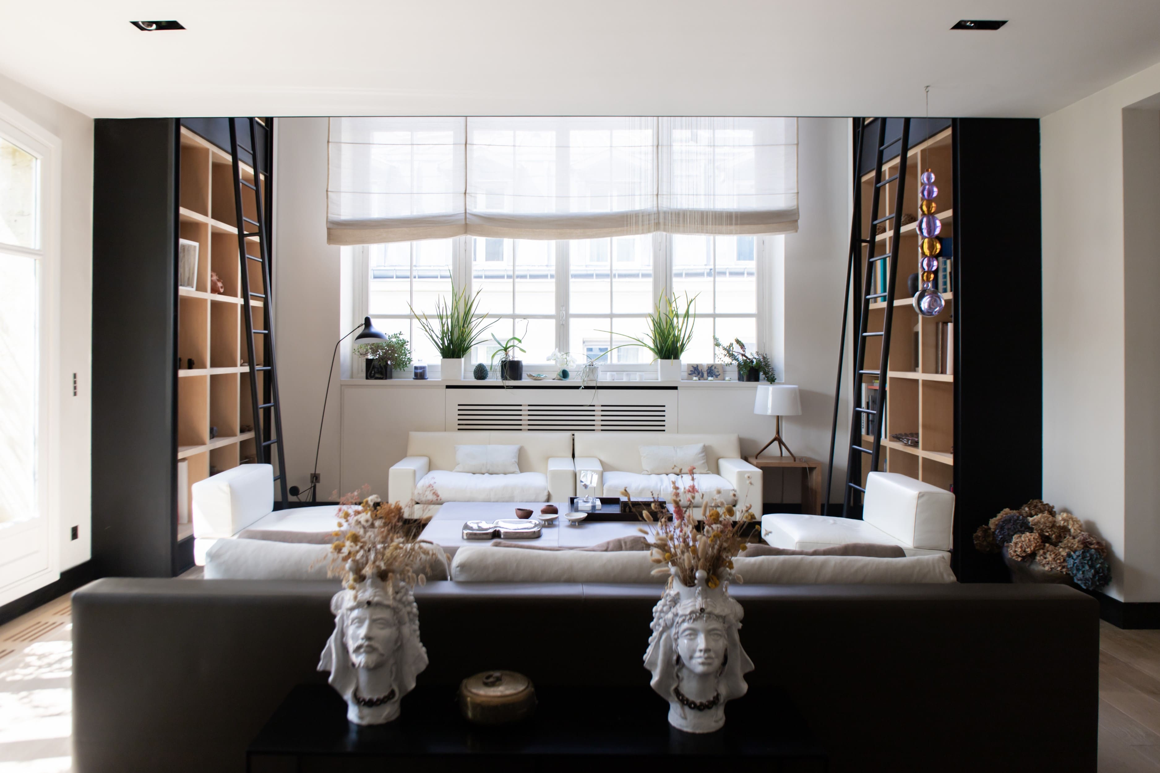 Château Sèvres Paris: 4-Bedroom Luxury Apartment with Eiffel Tower Views, Paris