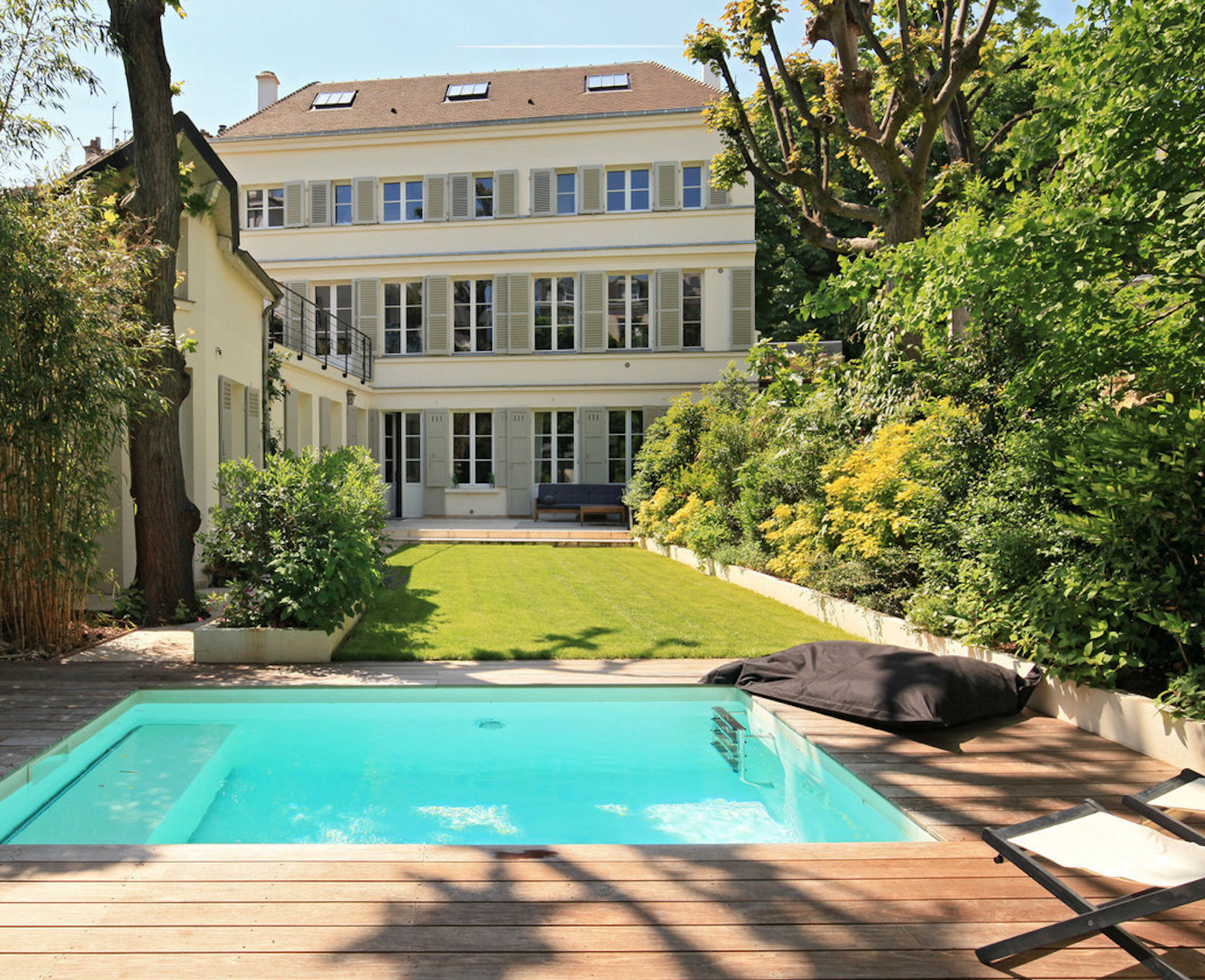 Château Sorbonne Paris Latin Quarter 4: Elegant 6-Bedroom Luxury Villa with Pool, Latin Quarter Paris