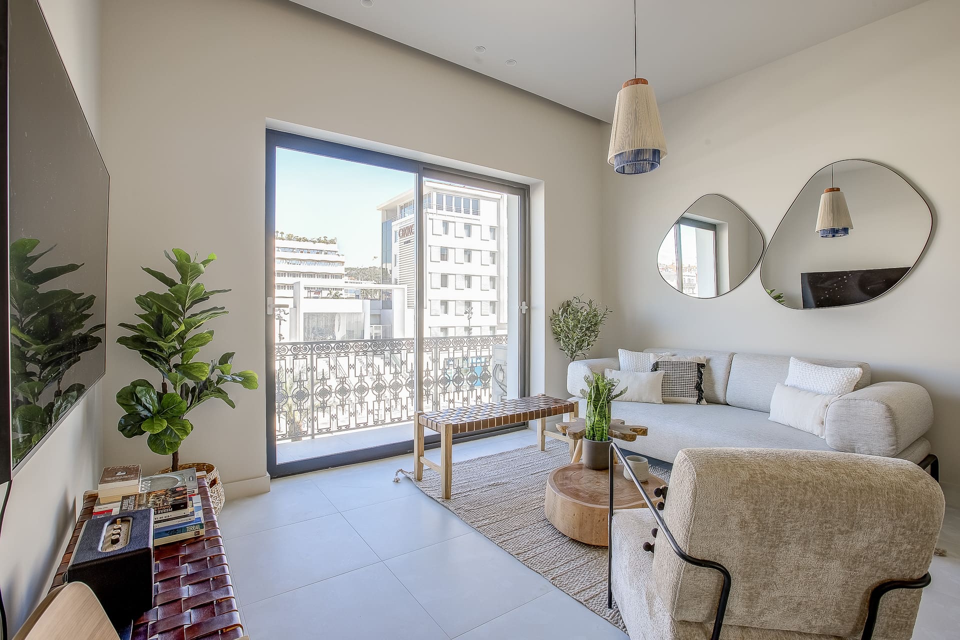 Château Suquet Cannes Cannes 9: Spacious 3-Bedroom Apartment with Sea Views, Cannes