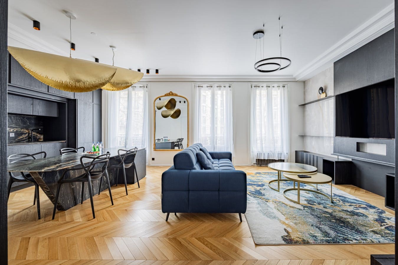 Château Ternes Paris Arc de Triomphe – Champs-Élysées: Luxury 2-Bedroom Apartment with High Ceilings, Arc de Triomphe – Champs-Élysées