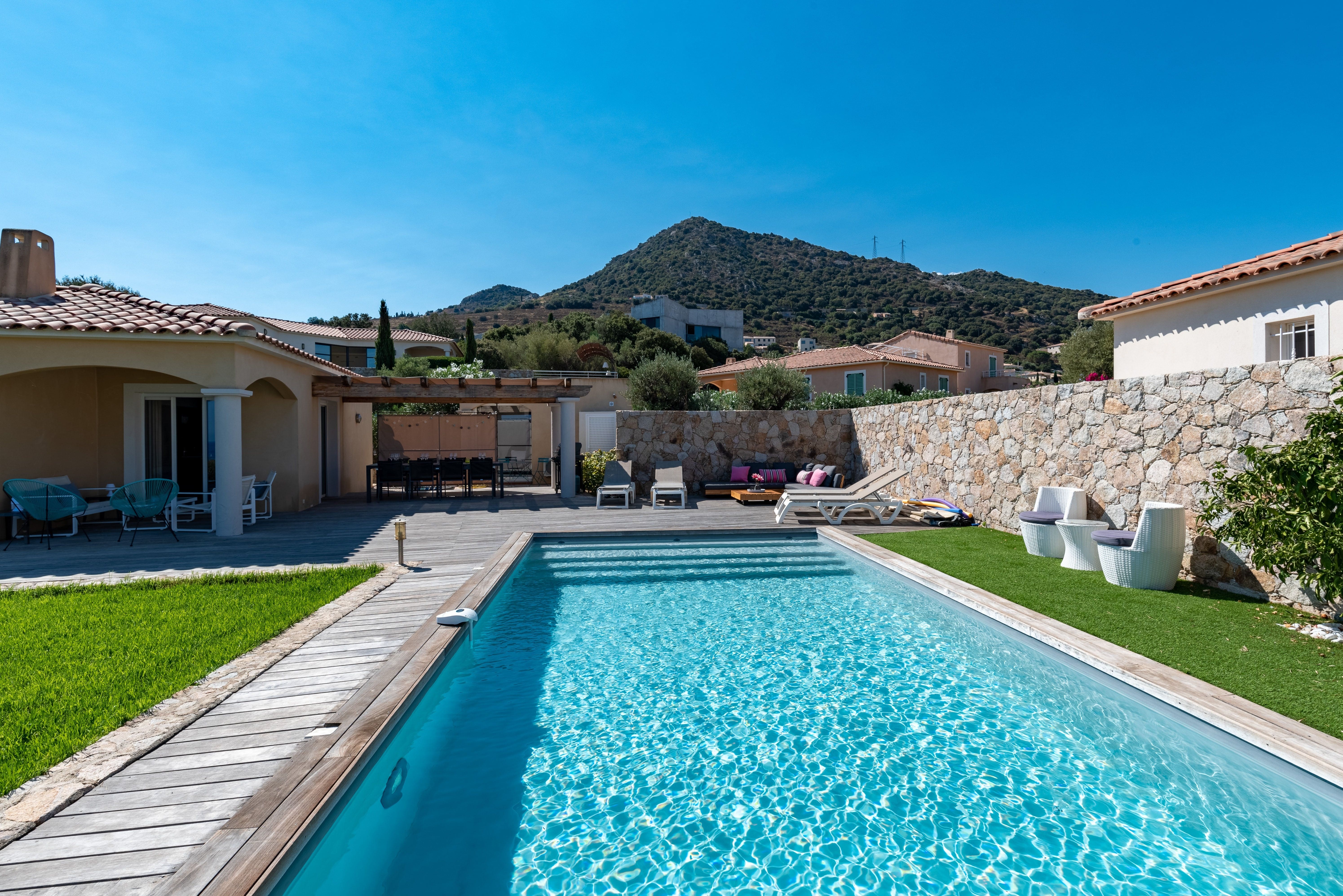 Château Tramuntana Monticello: Luxury 5-Bedroom Apartment with Seaview and Pool, Corsica