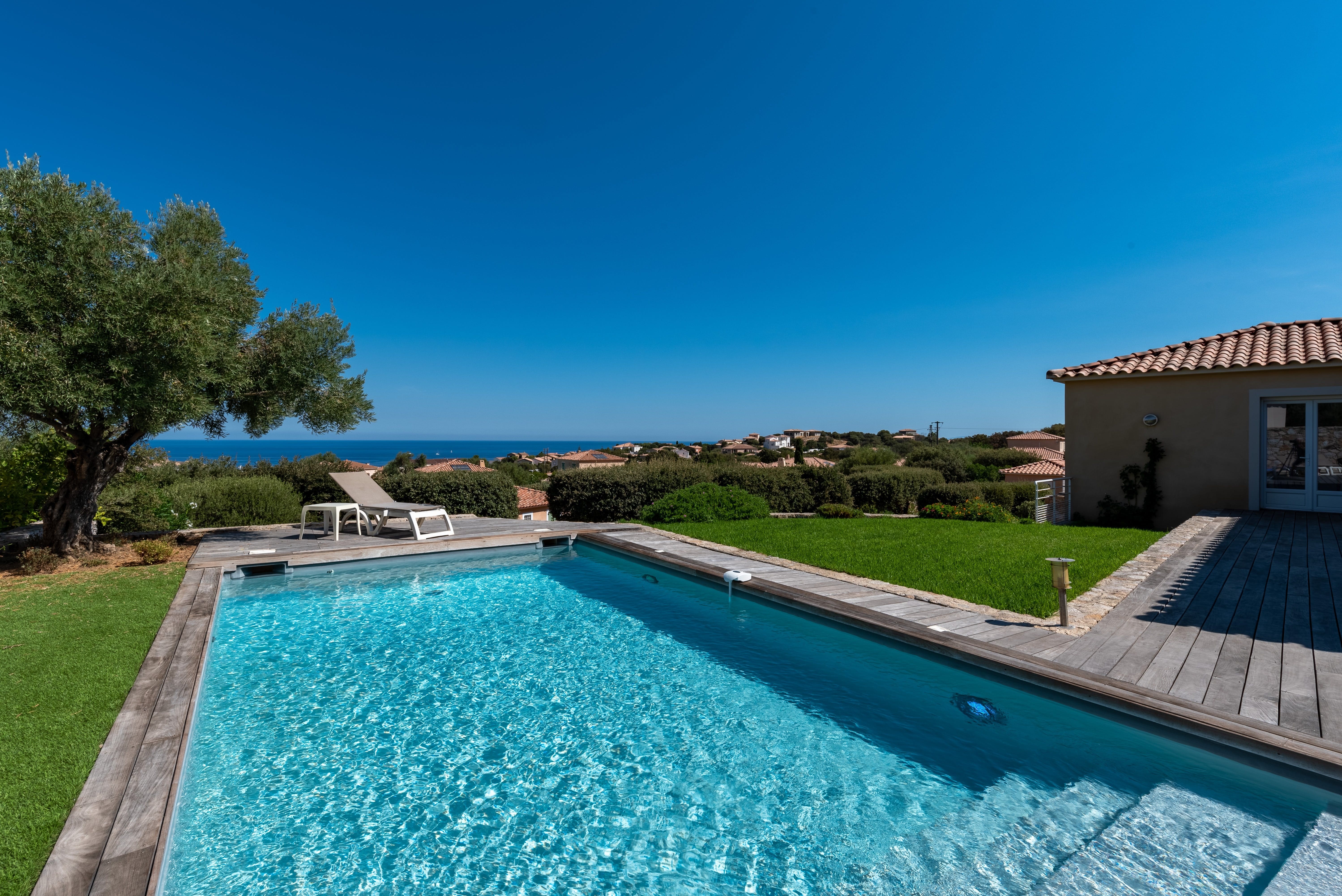 Château Tramuntana Monticello: Luxury 5-Bedroom Apartment with Seaview and Pool, Corsica