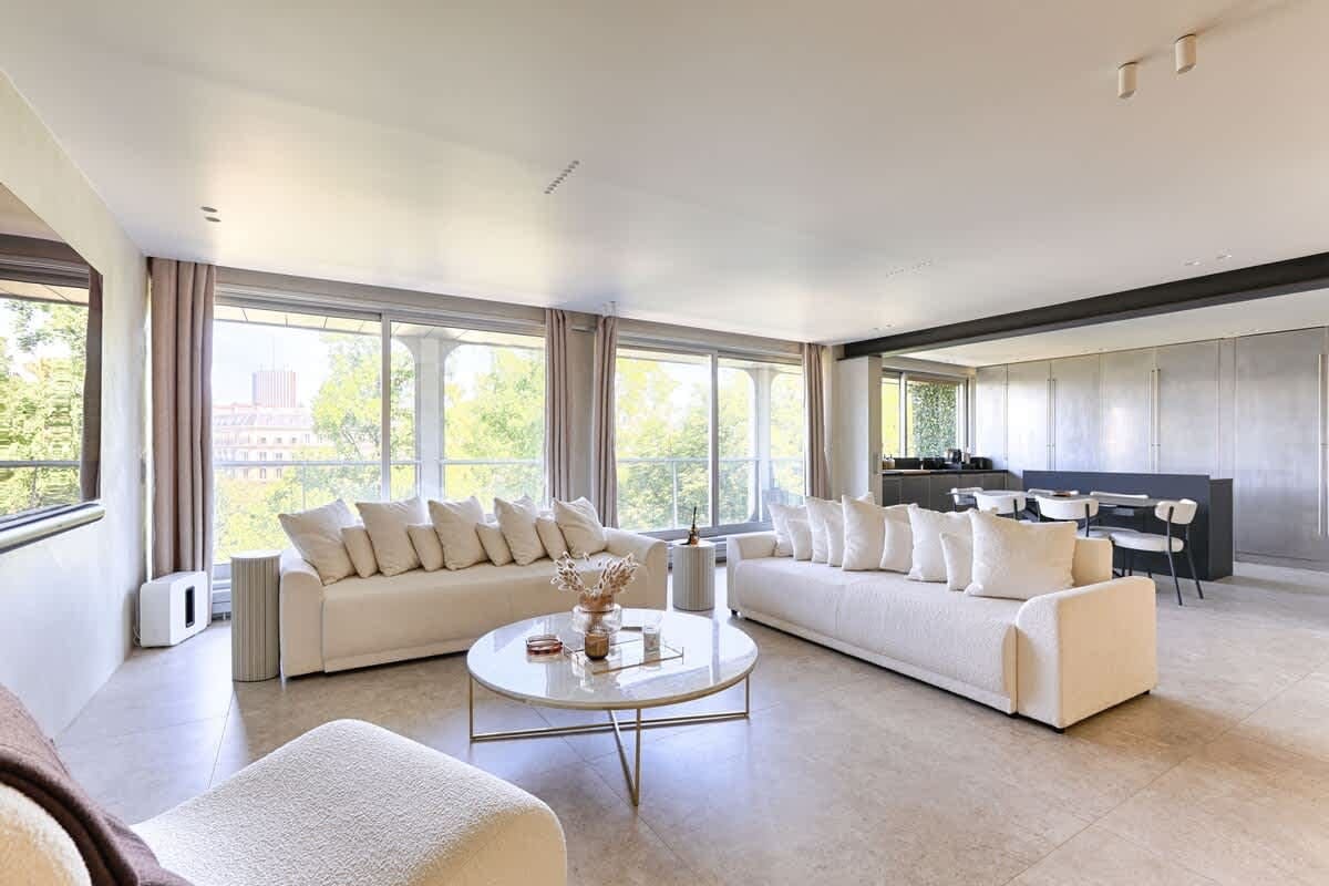 Château Trocadéro Paris Arc de Triomphe – Champs-Élysées 7: Elegant 1-Bedroom Townhouse with Balcony, Arc de Triomphe – Champs-Élysées