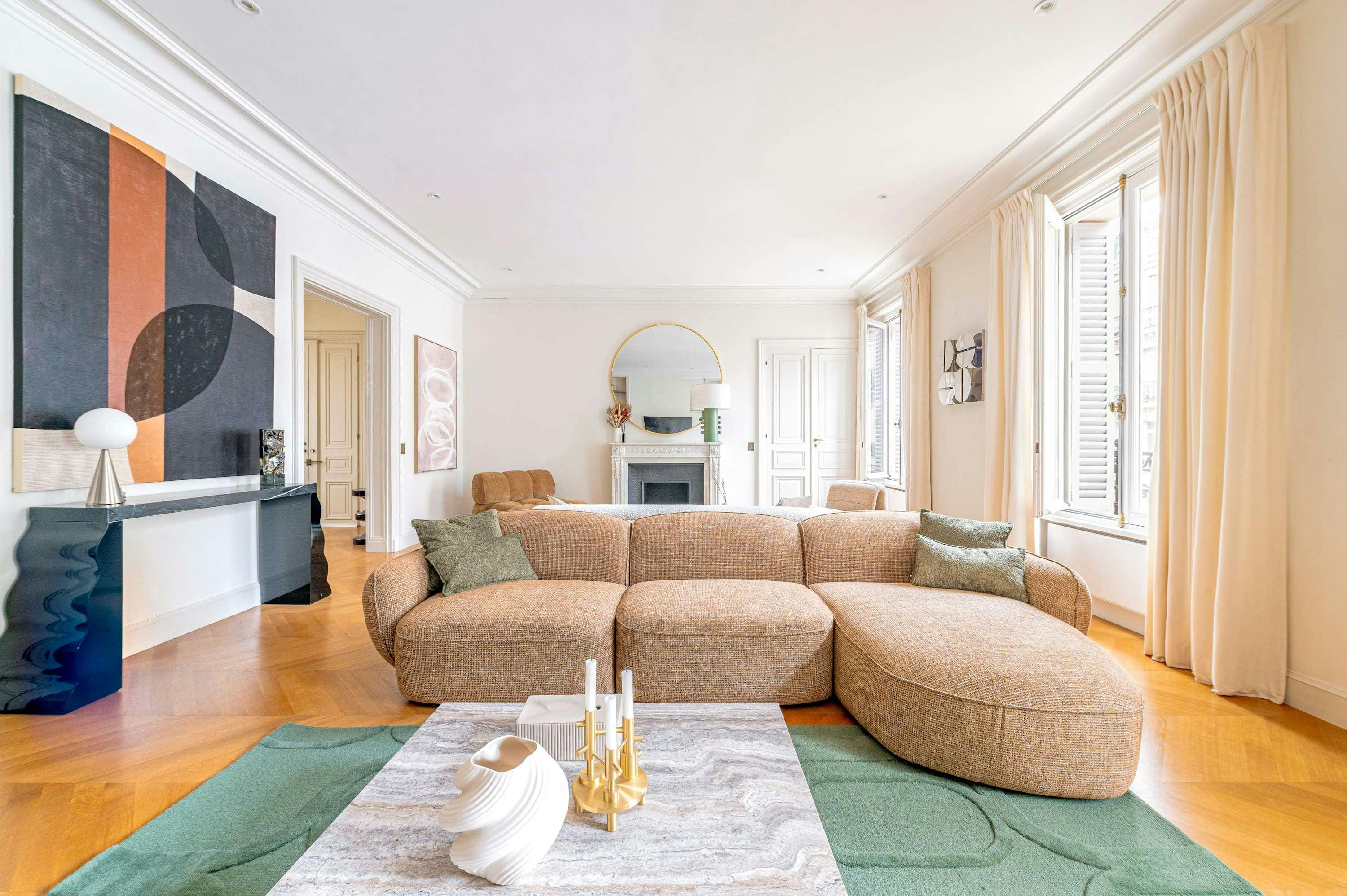 Château Trocadéro Paris Arc de Triomphe – Champs-Élysées 9: Spacious 3-Bedroom Luxury Apartment for Family Stays, Paris