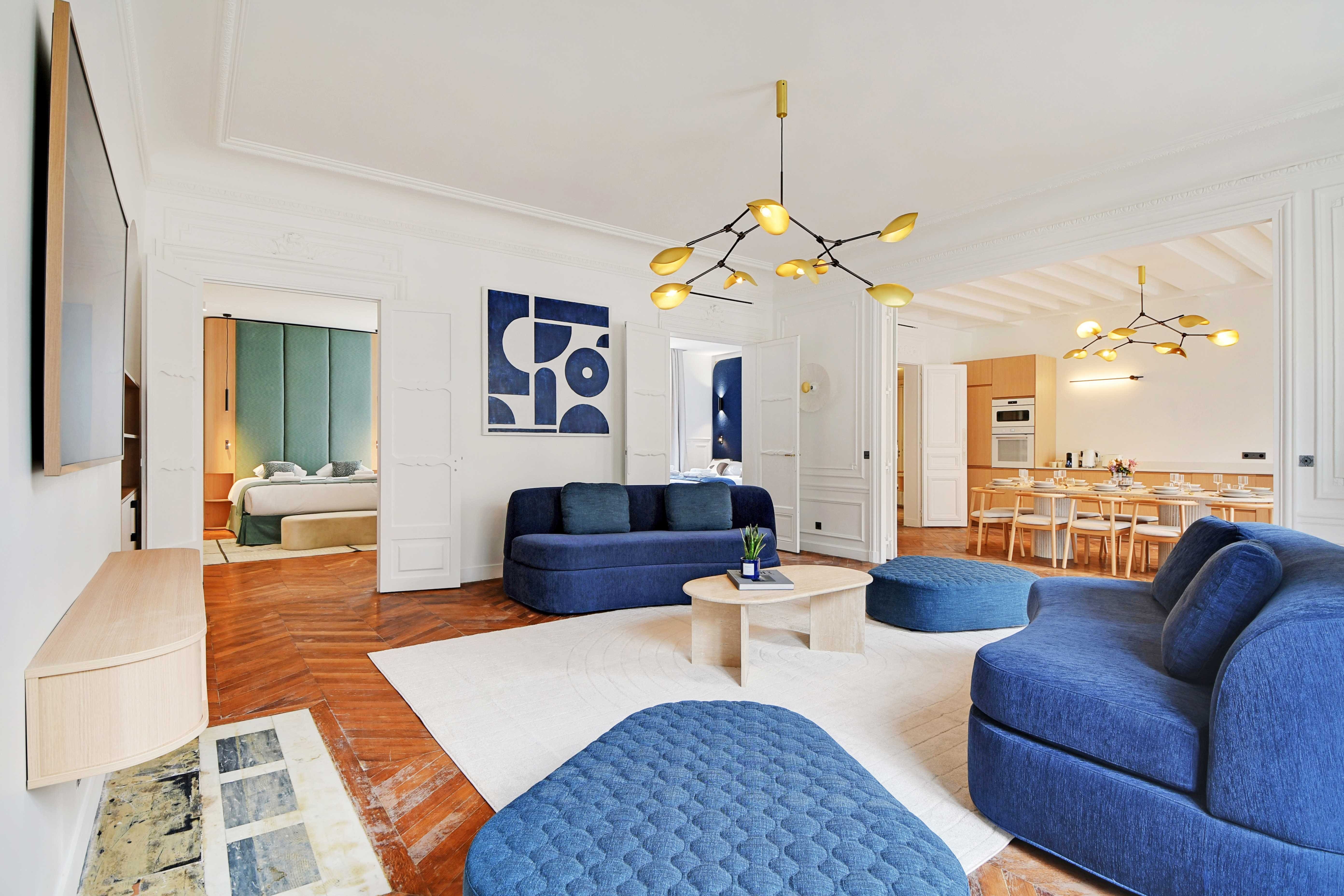 Château Tuileries Paris Louvre – Palais Royal: 4-Bedroom Luxury Apartment with Balcony, Louvre – Palais Royal