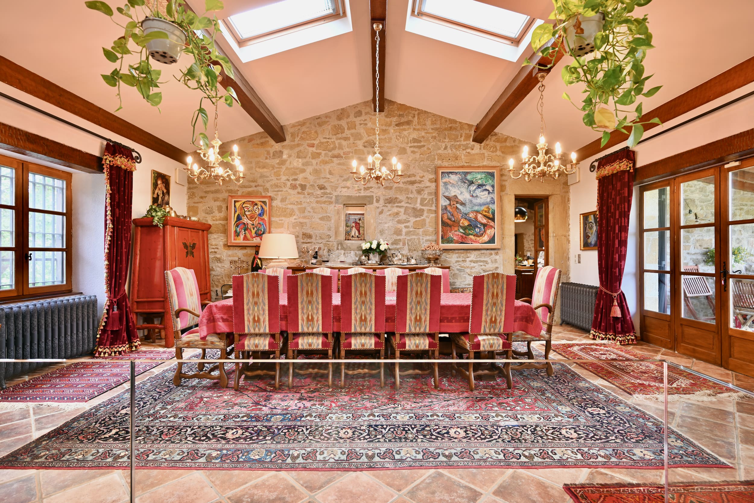 Château Ventoux Aude: Spacious 7-Bedroom Château with Swimming Pool, Aude