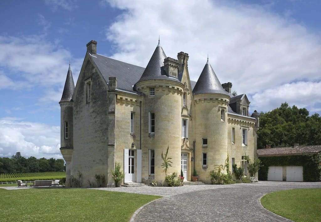 Château Vigne Gironde: Luxury 8-Bedroom Château with Pool and Tennis Court, Gironde